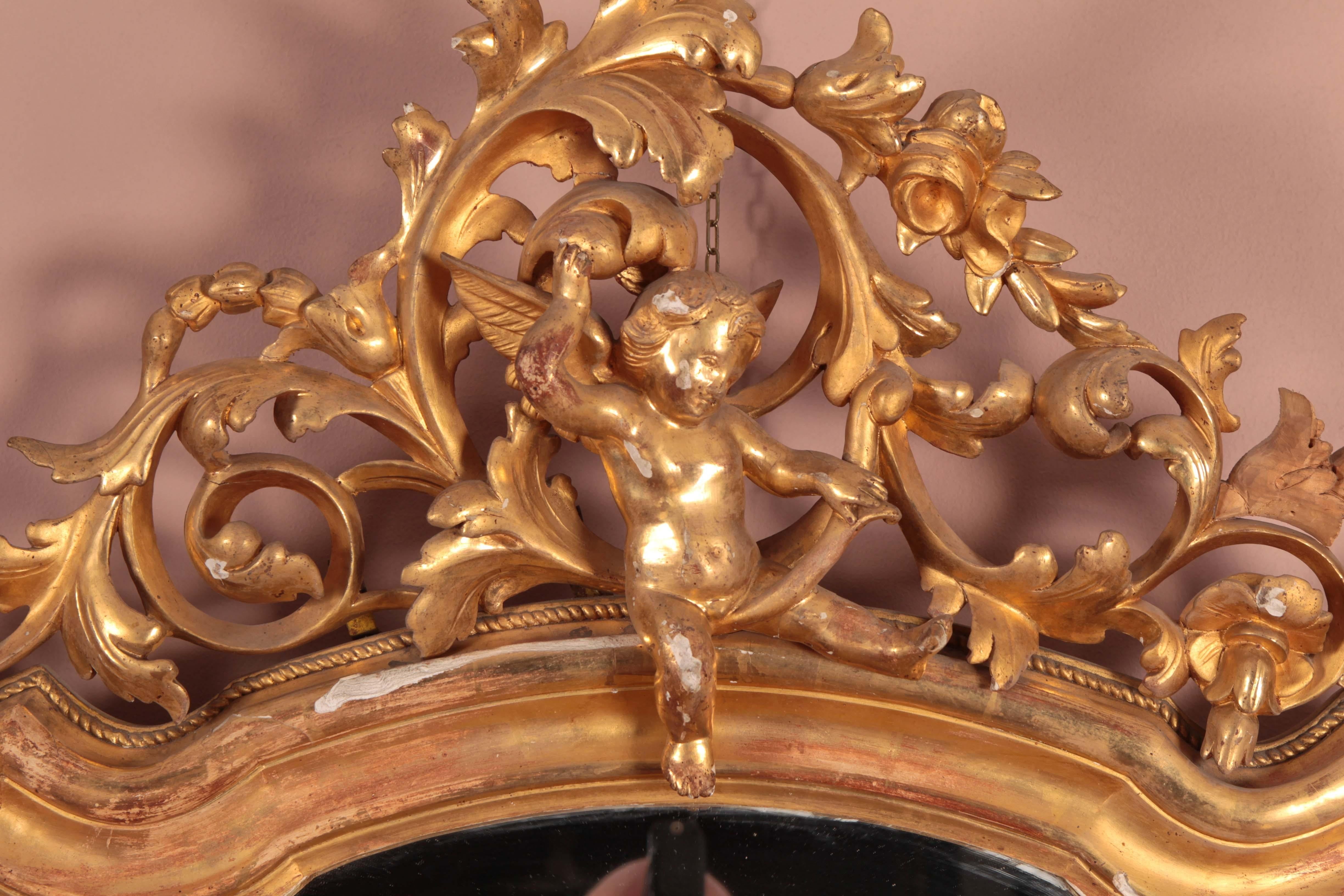 italien Paire de miroirs vénitiens rectangulaires en bois sculpté et doré des années 1700 en vente