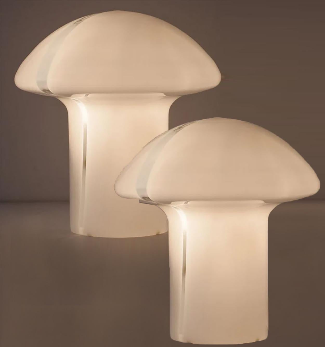 Paire de lampes de bureau en verre champignon fendu attribuées à Vistosi, Murano Bon état - En vente à Rijssen, NL