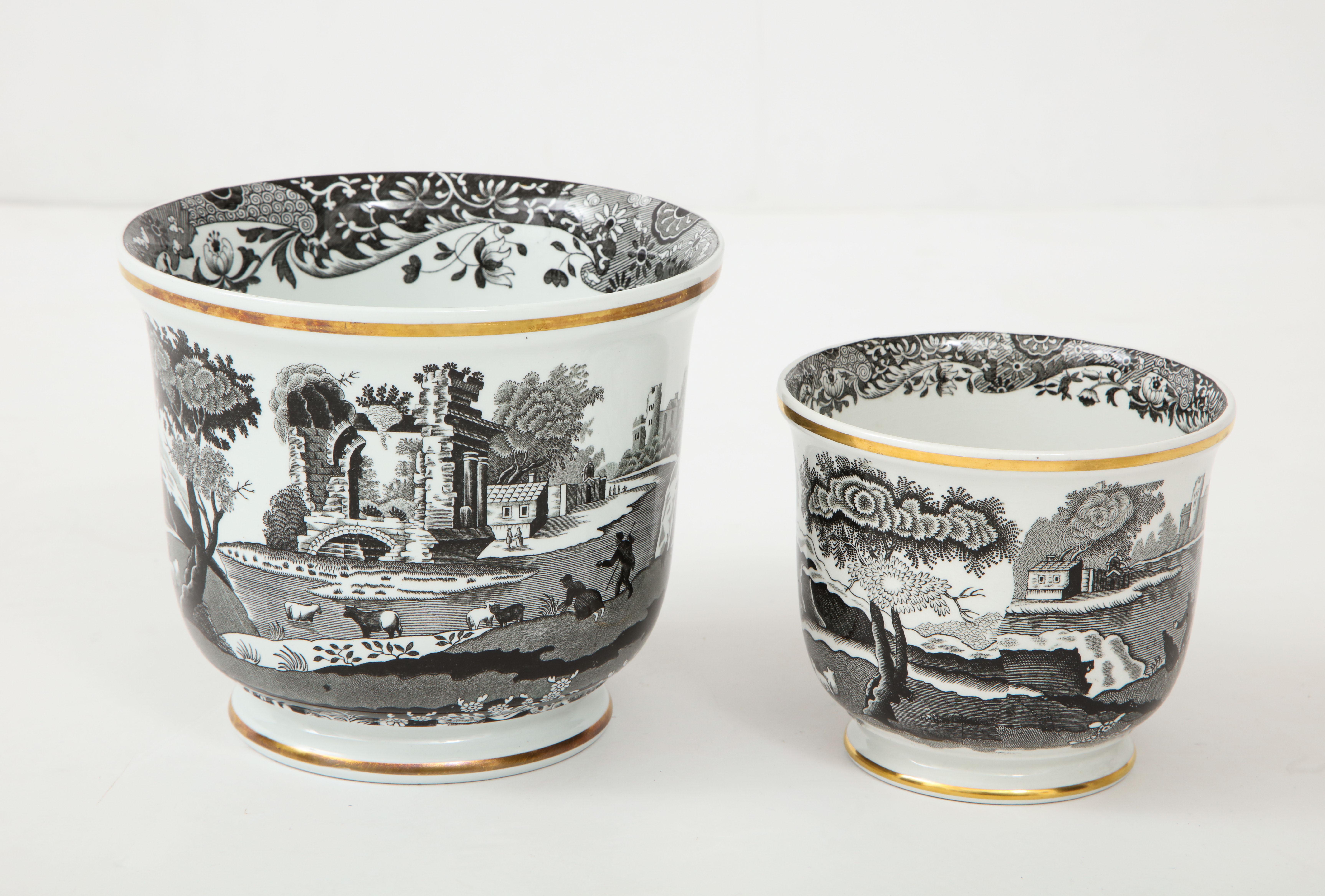 Pair of Spode Black and White Cachepots In Excellent Condition In New York, NY