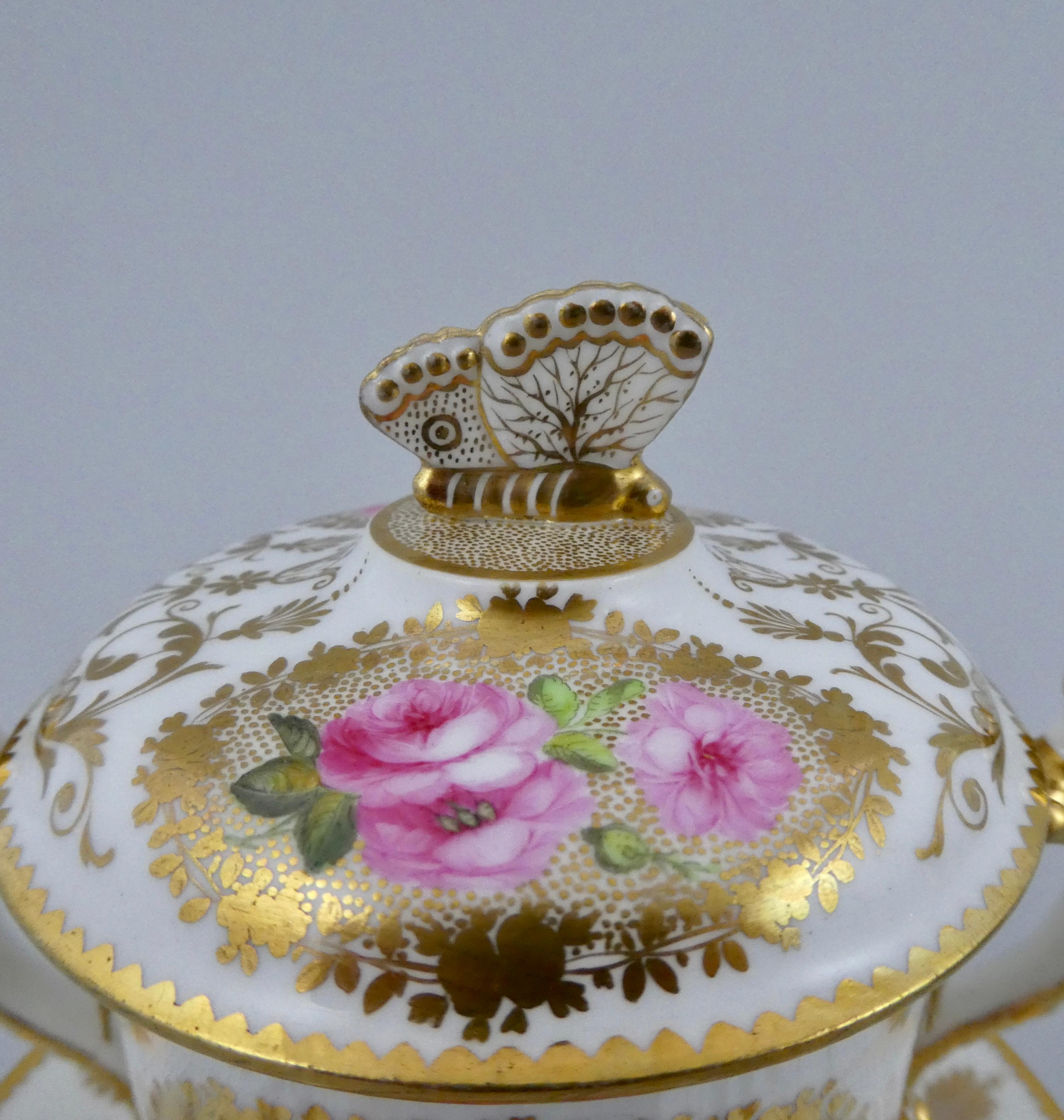 Early 19th Century Pair of Spode Covered Cups and Stands, circa 1820
