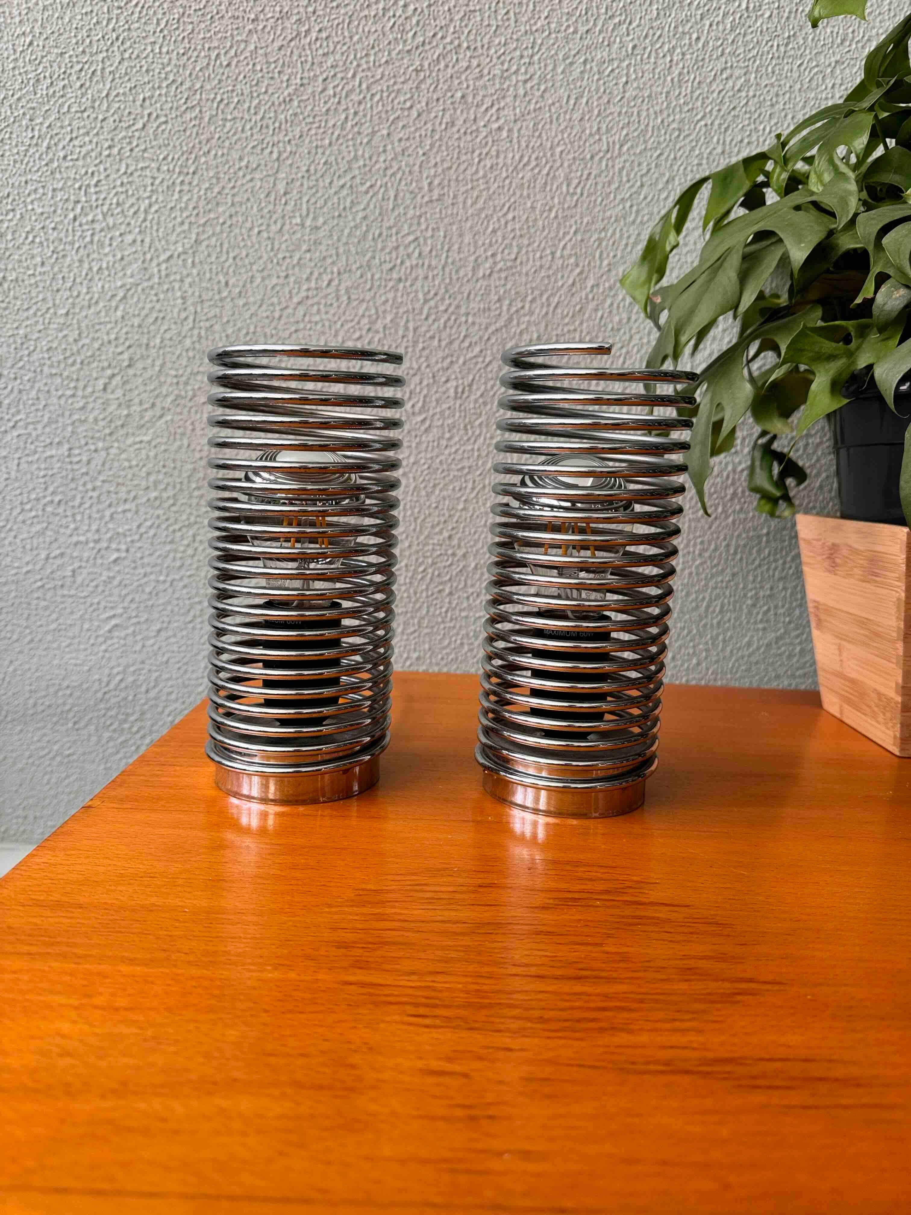 Mid-Century Modern Paire de lampes de table à ressort par Massive. Belgique années 1990 en vente