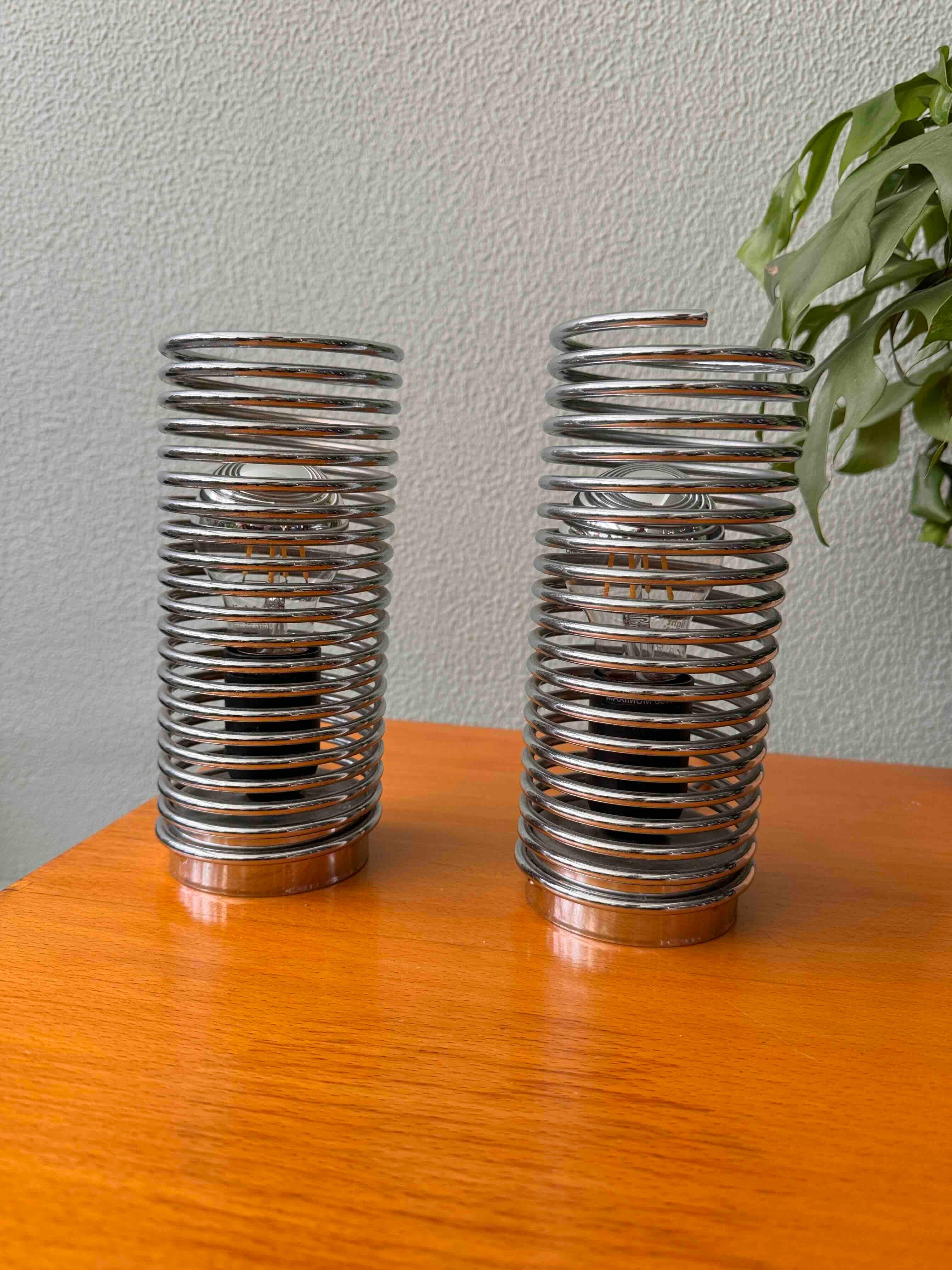 Belge Paire de lampes de table à ressort par Massive. Belgique années 1990 en vente