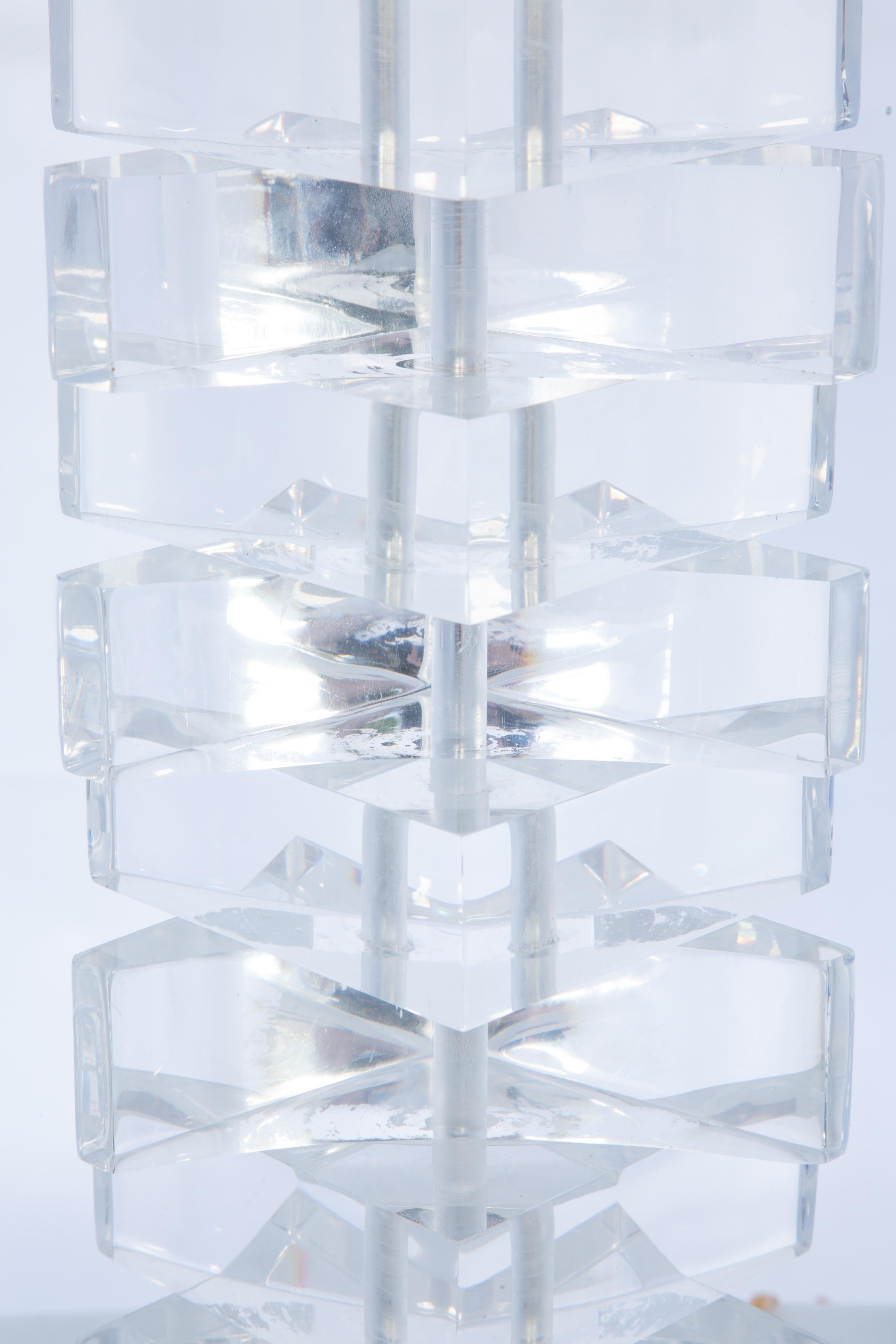 Pair of Springer Style Stacked Triangular Block Lamps of Lucite For Sale 3