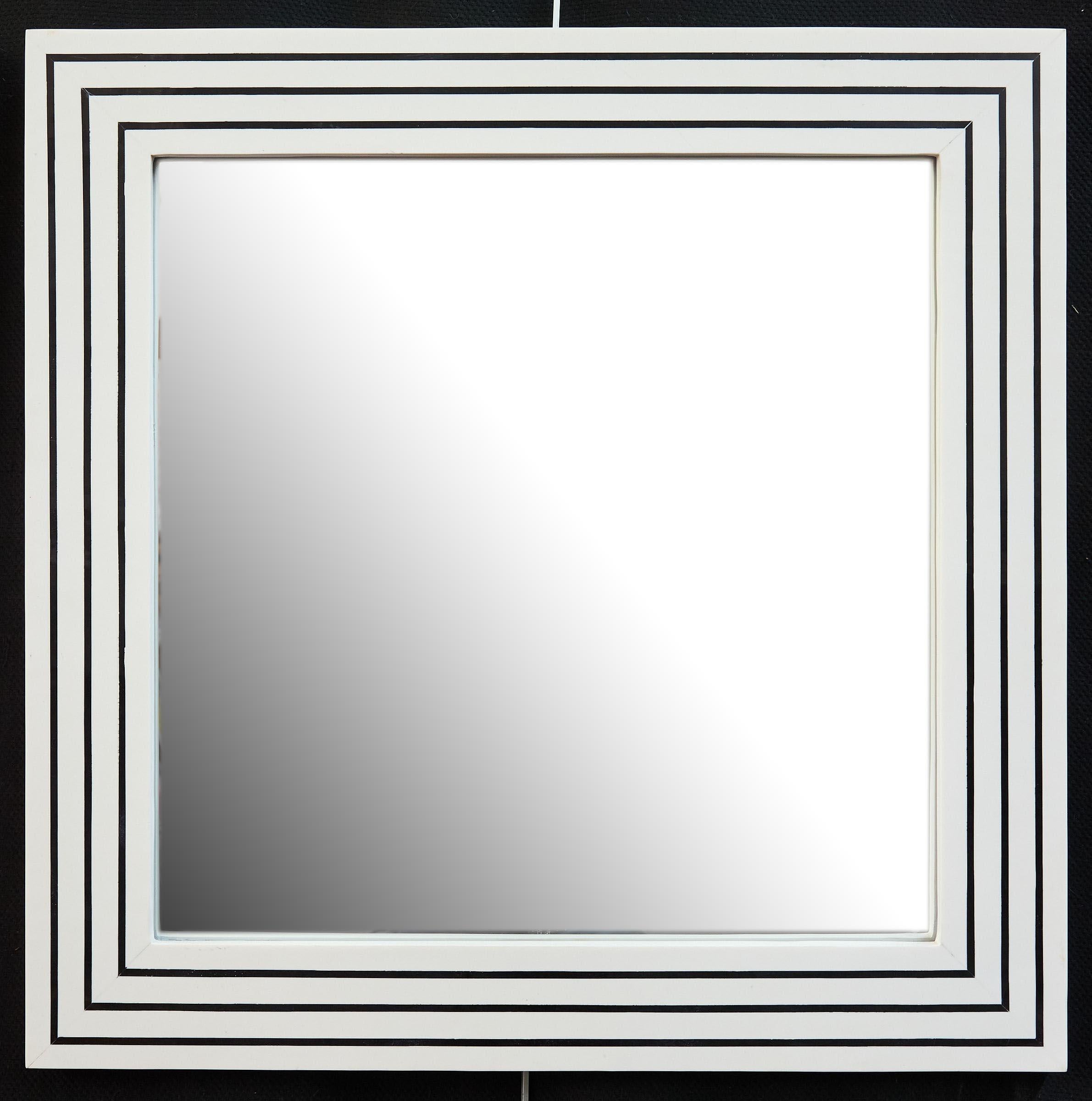 Coppia di specchi da parete quadrati tessellati in bianco e nero in vendita 5