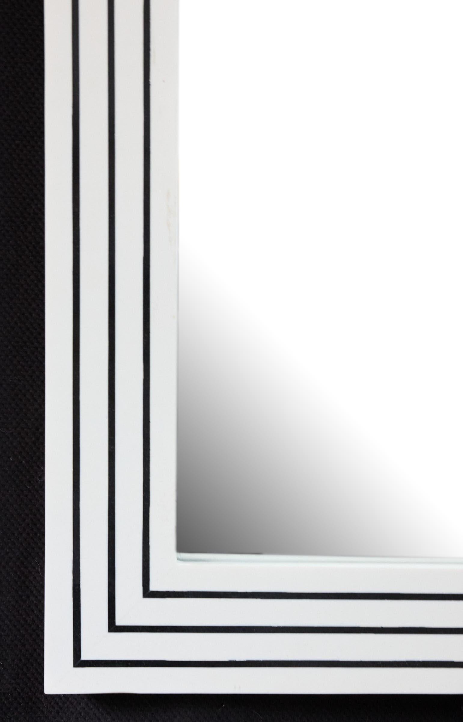 XXI secolo e contemporaneo Coppia di specchi da parete quadrati tessellati in bianco e nero in vendita