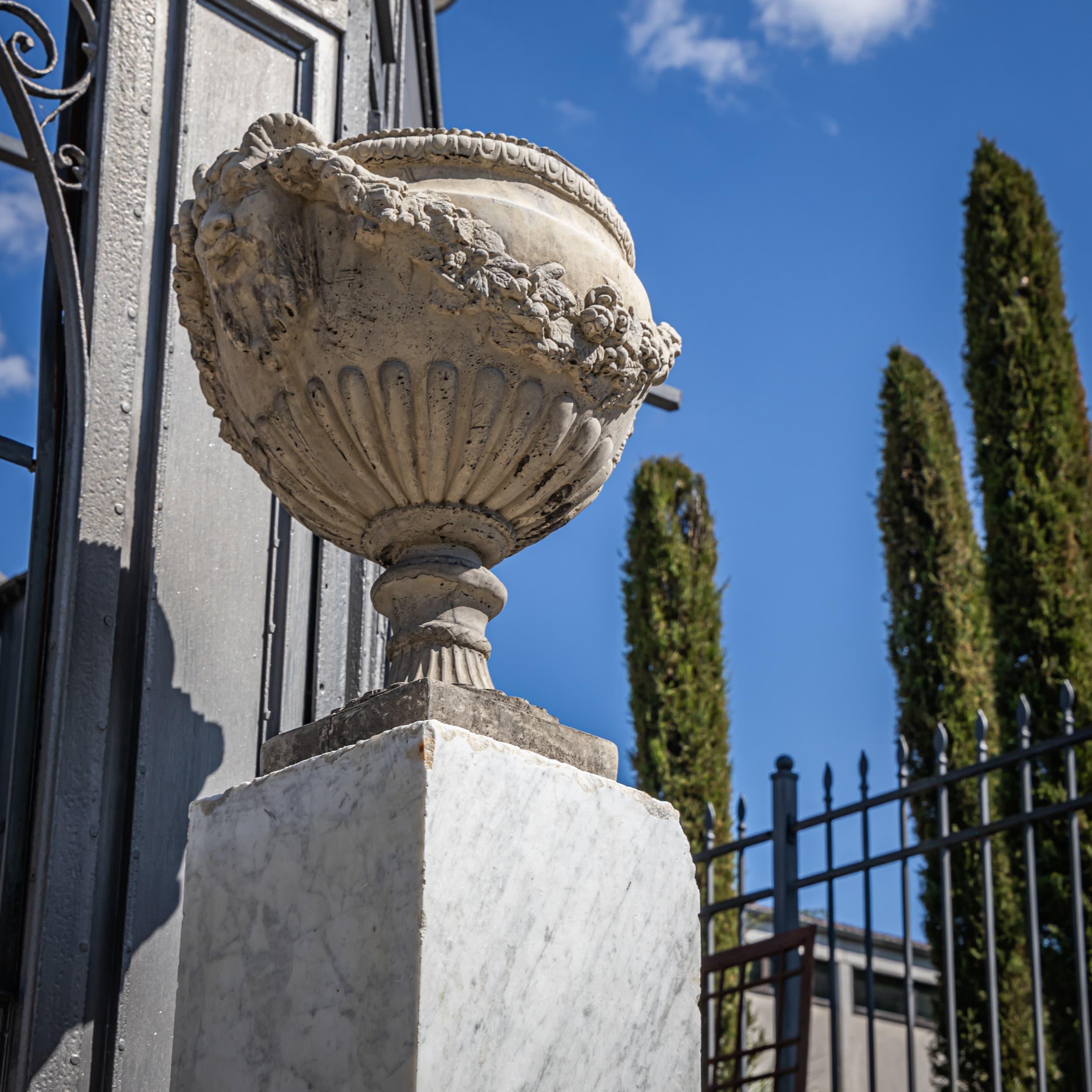 Pair of Square Carrara Marble Pedestals, 19th Century For Sale 2