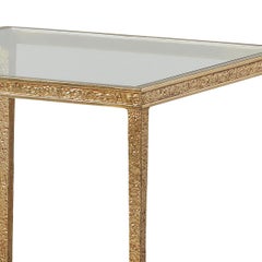 Coppia di tavolini quadrati con texture dorata