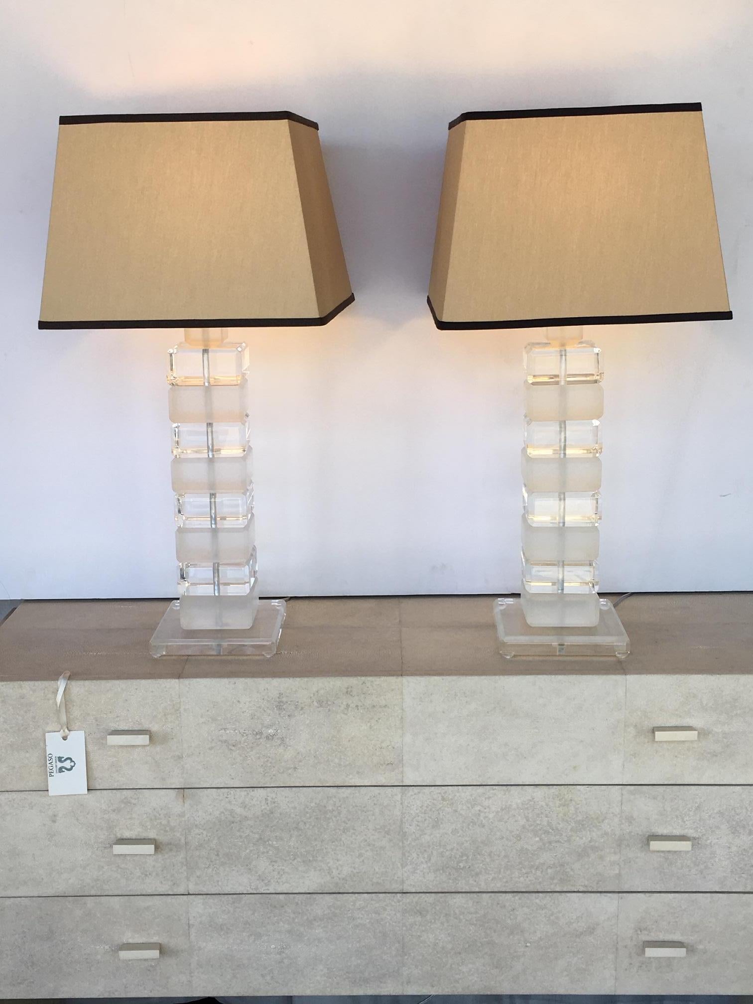Acrylic Pair of Square Lucite Table Lamps For Sale