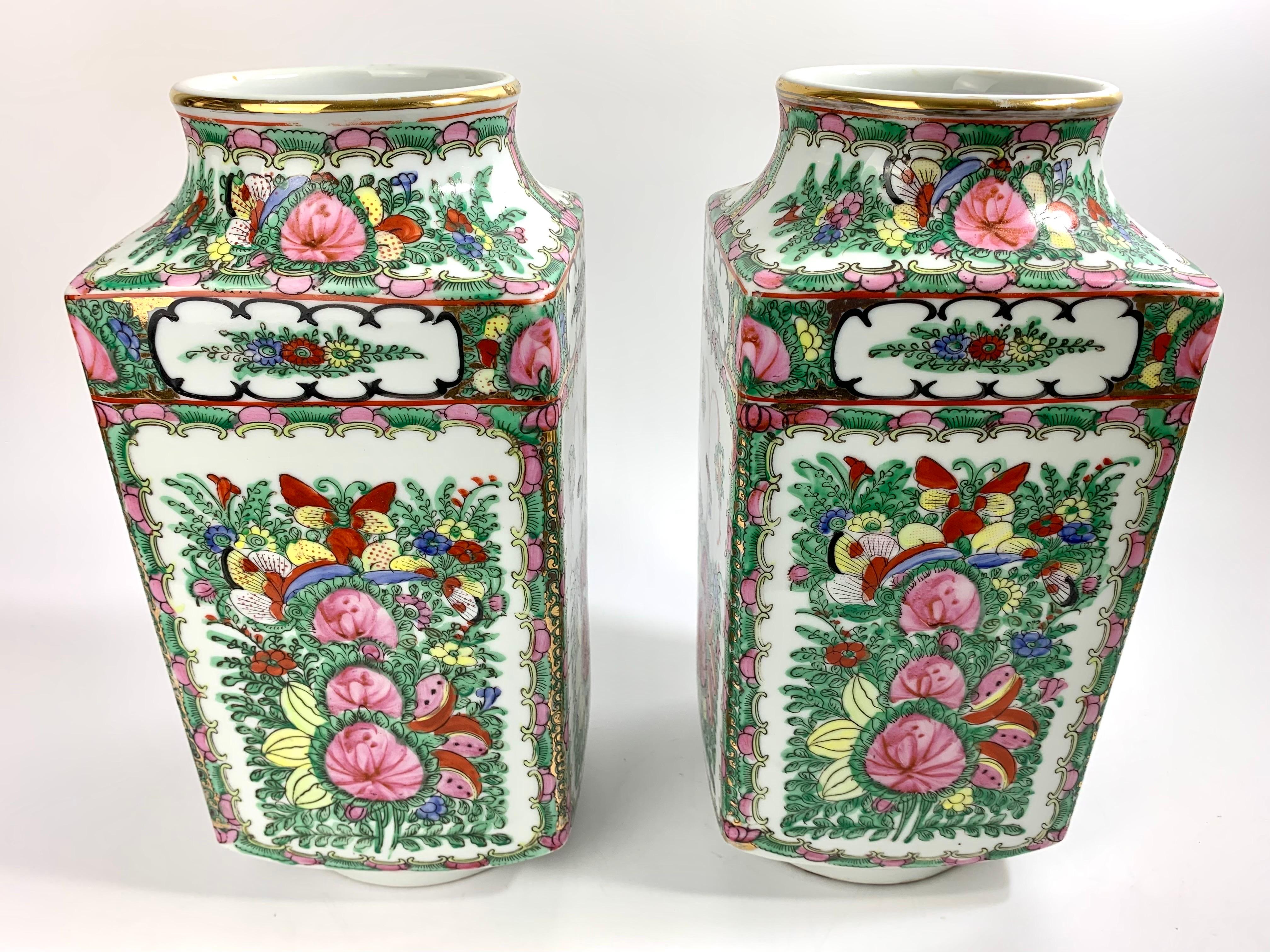 Chinoiserie Pair of Square Rose Canton Porcelain Vase Table Lamp Bases Famille Rose For Sale