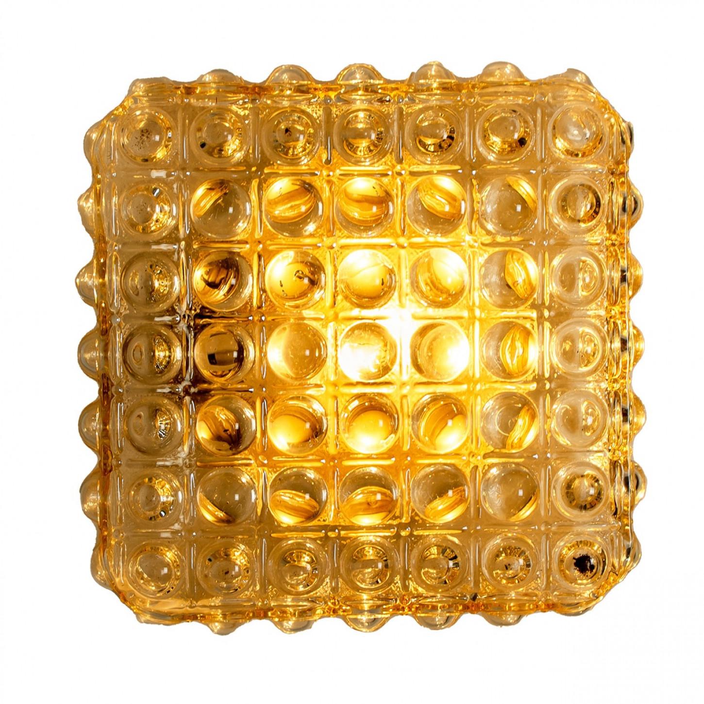 Allemand Paire d'appliques murales en verre bullé de forme carrée, Allemagne en vente