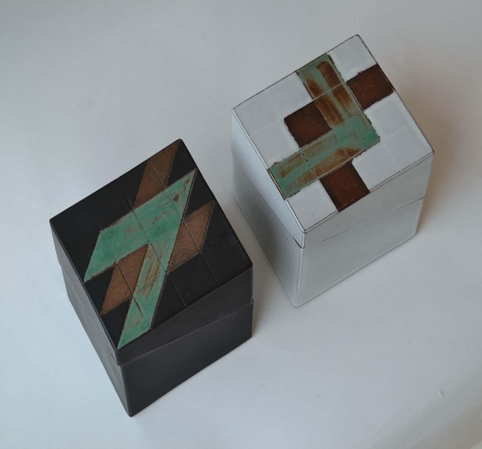 Pair of Square Geometric Ceramic Boxes in Black and White In Excellent Condition For Sale In London, GB