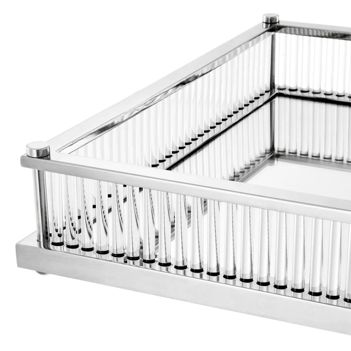 Paar quadratische Tabletts aus versilbertem Metall, verspiegeltem Glas und Klarglas. (Moderne) im Angebot