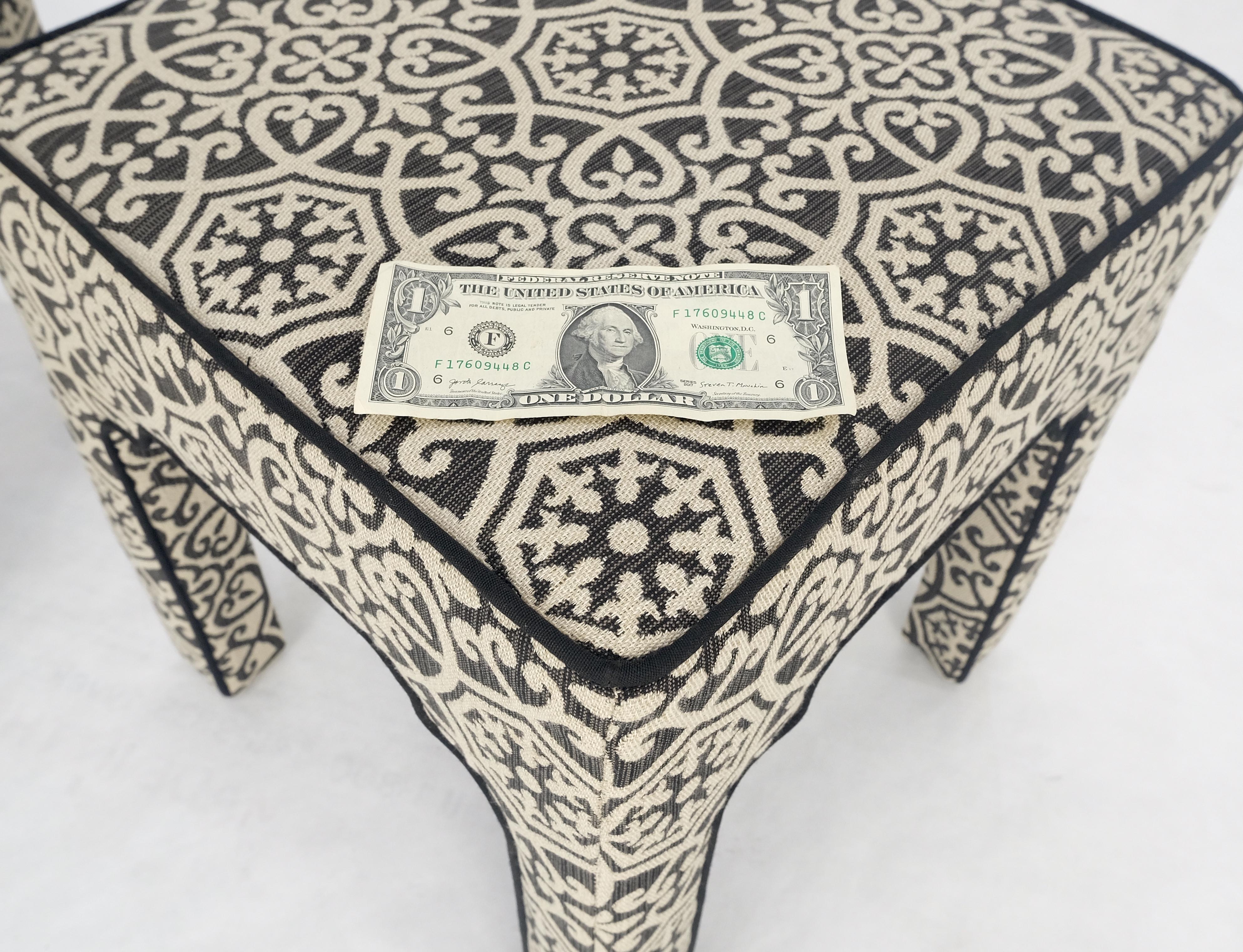Coppia di panche quadrate imbottite in bianco e nero nello stile di Billy Baldwin in vendita 3