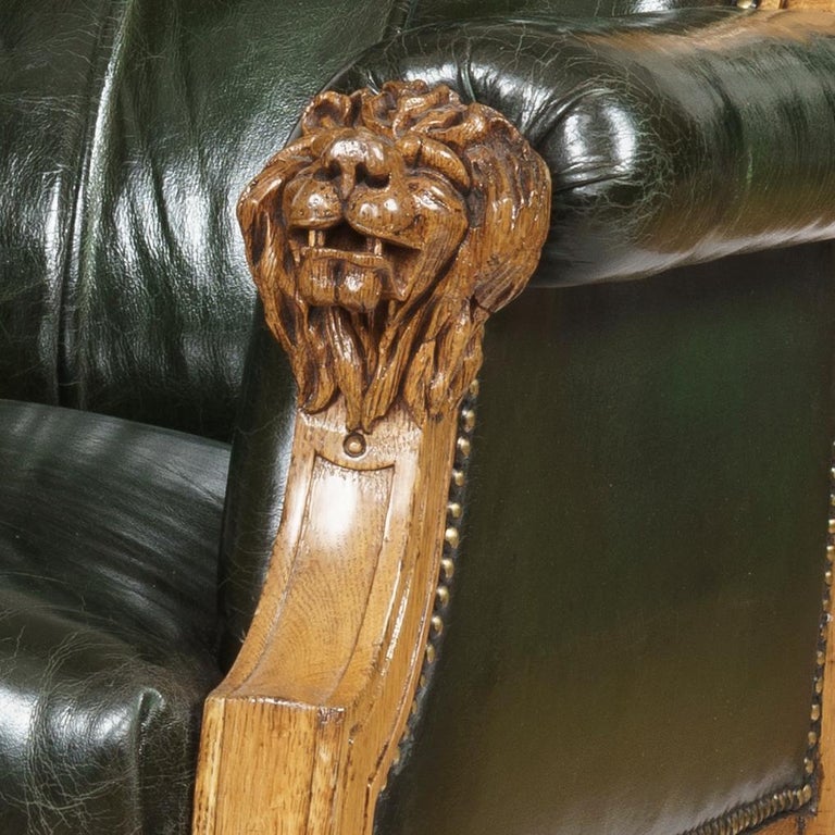 Pair of Green Leather St James's Club Library Armchairs of the late 19th Century In Good Condition For Sale In London, GB