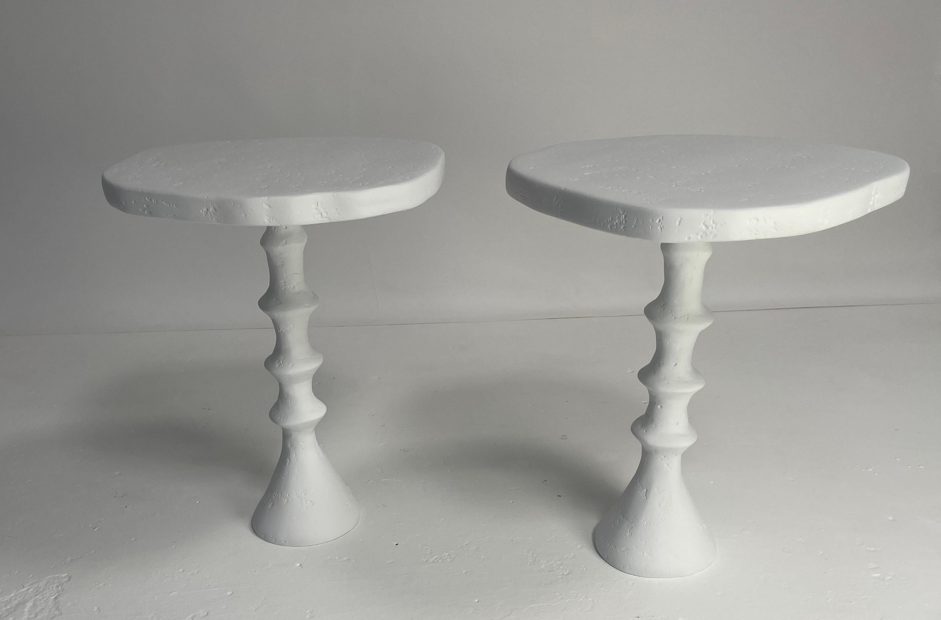 XXI secolo e contemporaneo Coppia di tavolini in gesso di Paul di Bourgeois Boheme Atelier 