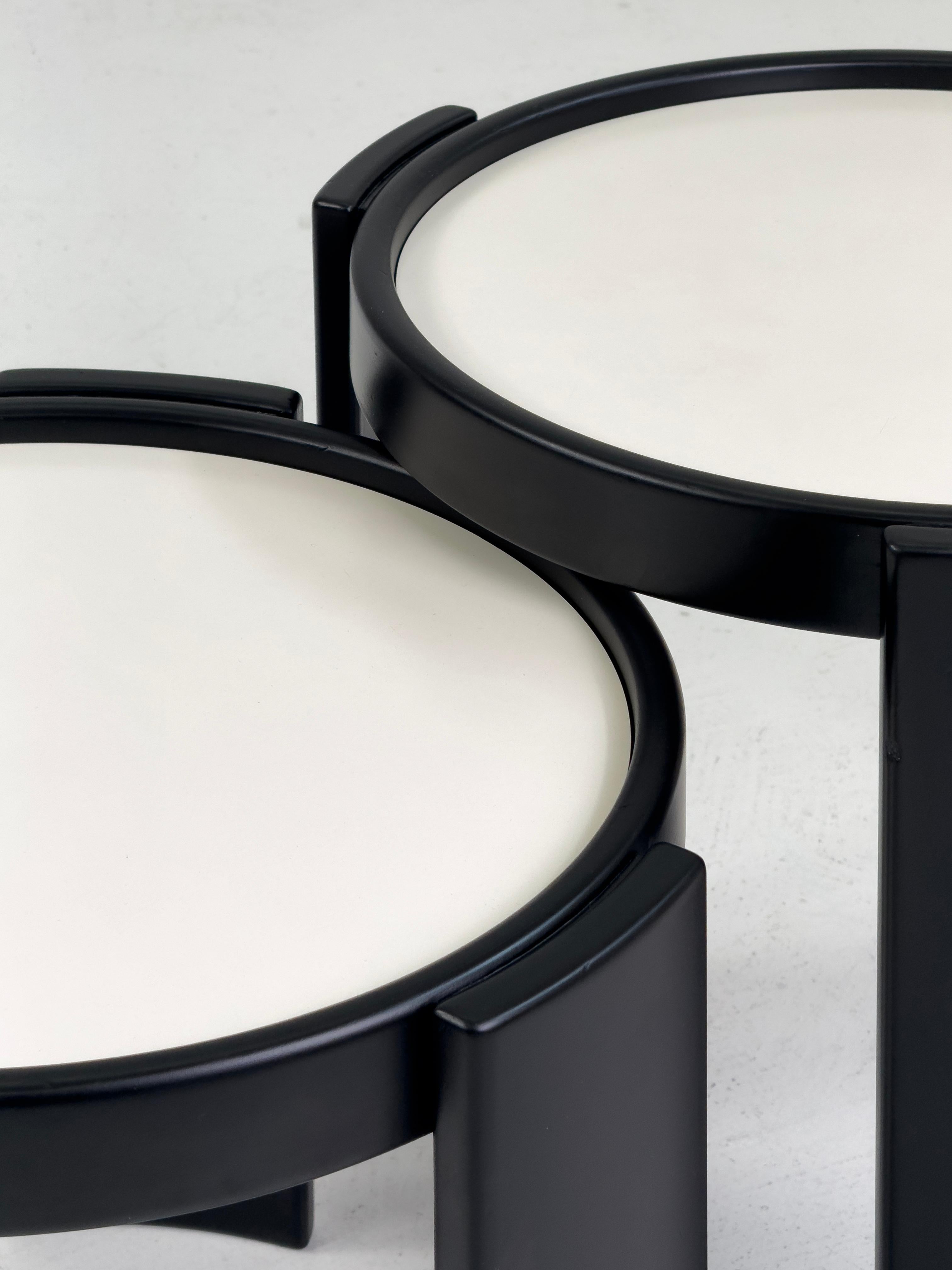 Pair of Stackable Coffee Tables, Model 780/783 by G.Frattini for Cassina, 1960s For Sale 7