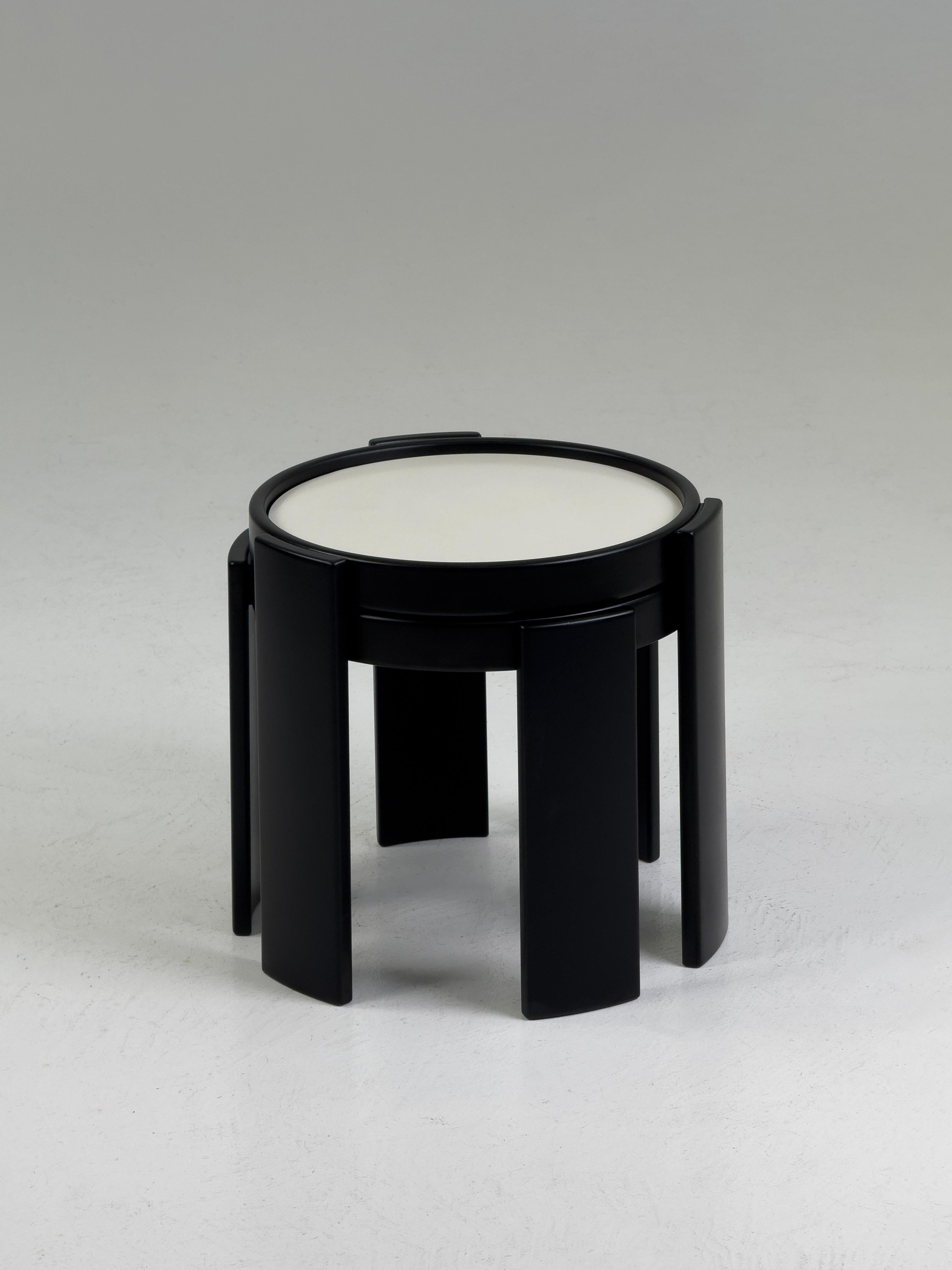 Pair of Stackable Coffee Tables, Model 780/783 by G.Frattini for Cassina, 1960s For Sale 12