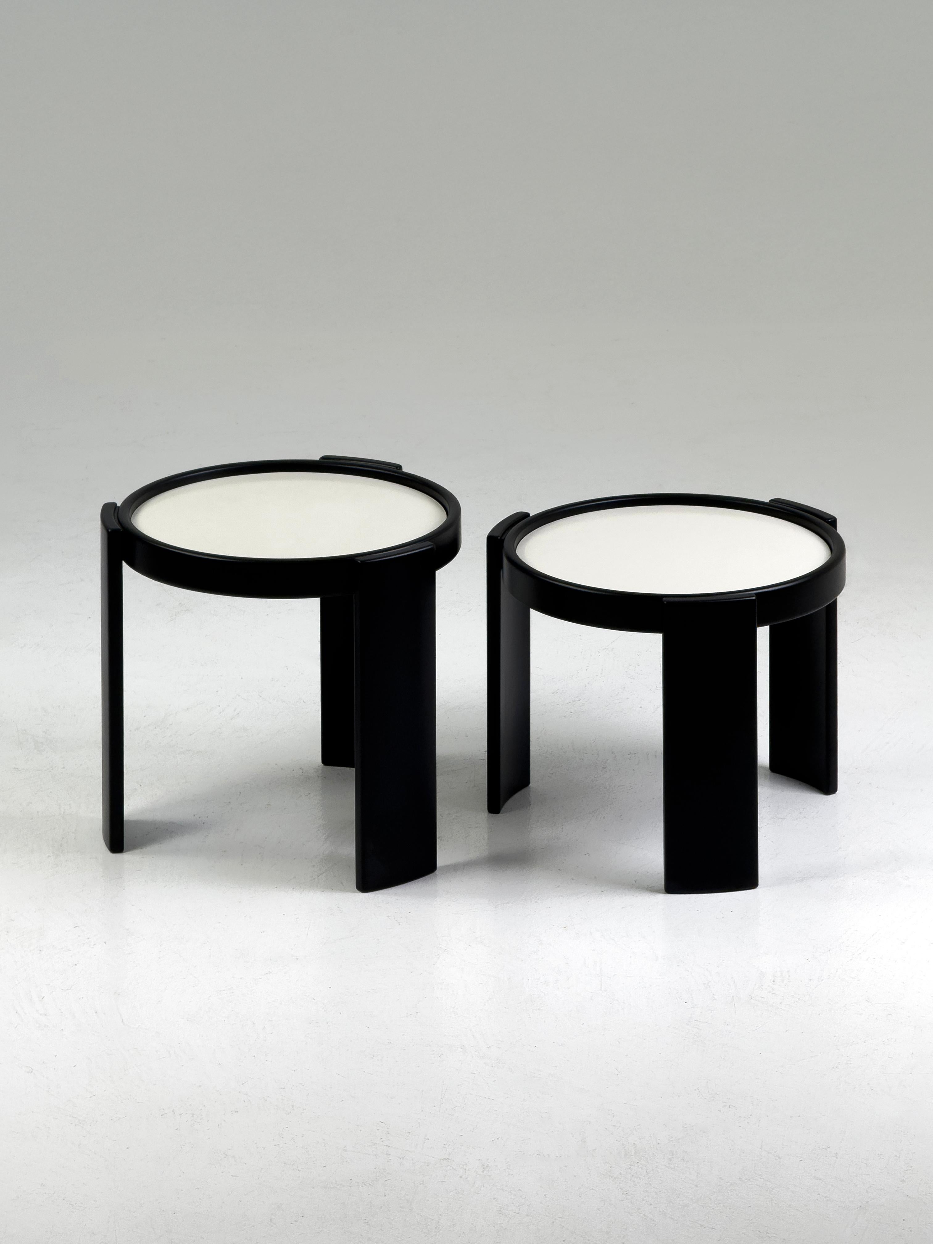 Italian Pair of Stackable Coffee Tables, Model 780/783 by G.Frattini for Cassina, 1960s For Sale