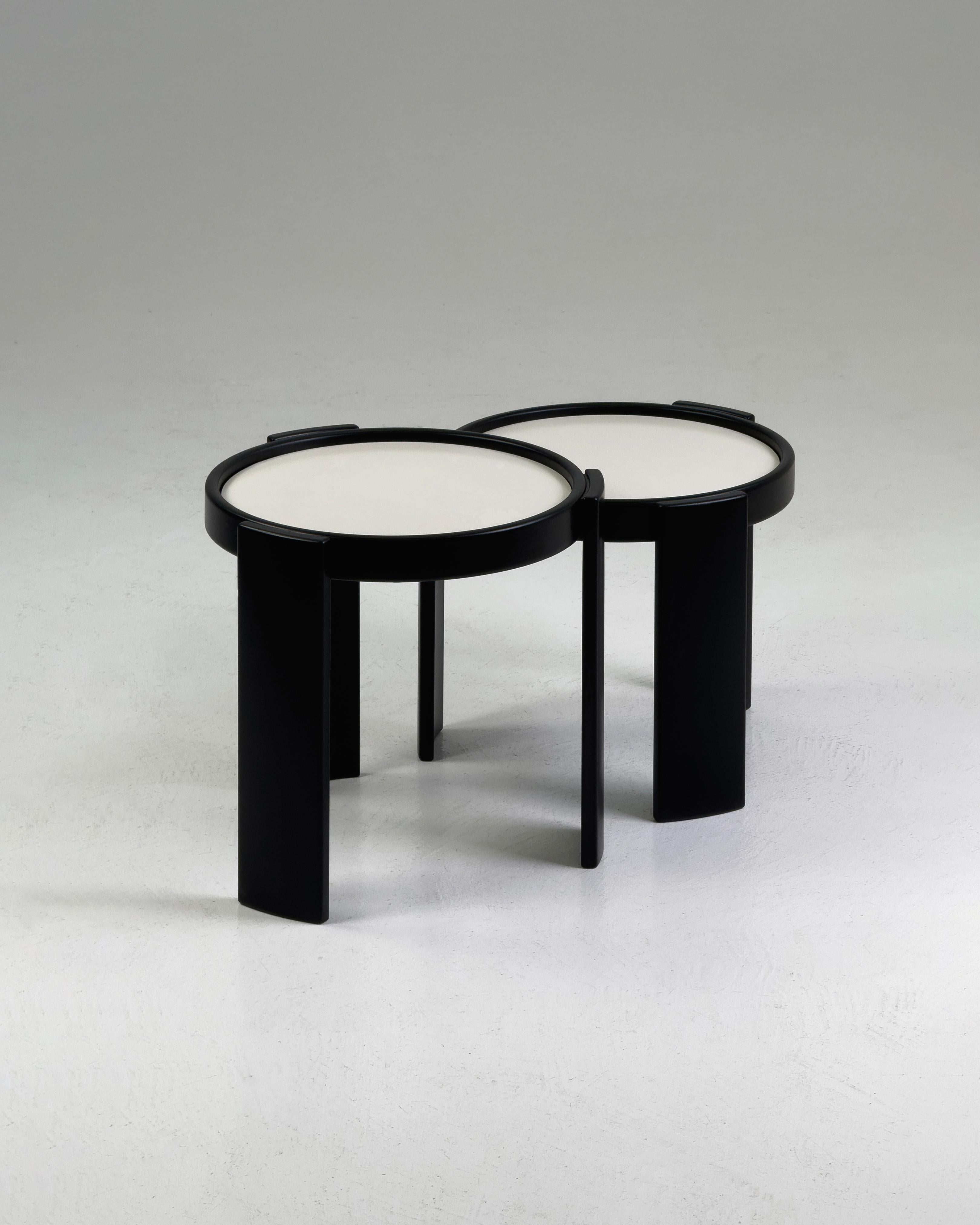Pair of Stackable Coffee Tables, Model 780/783 by G.Frattini for Cassina, 1960s For Sale 2