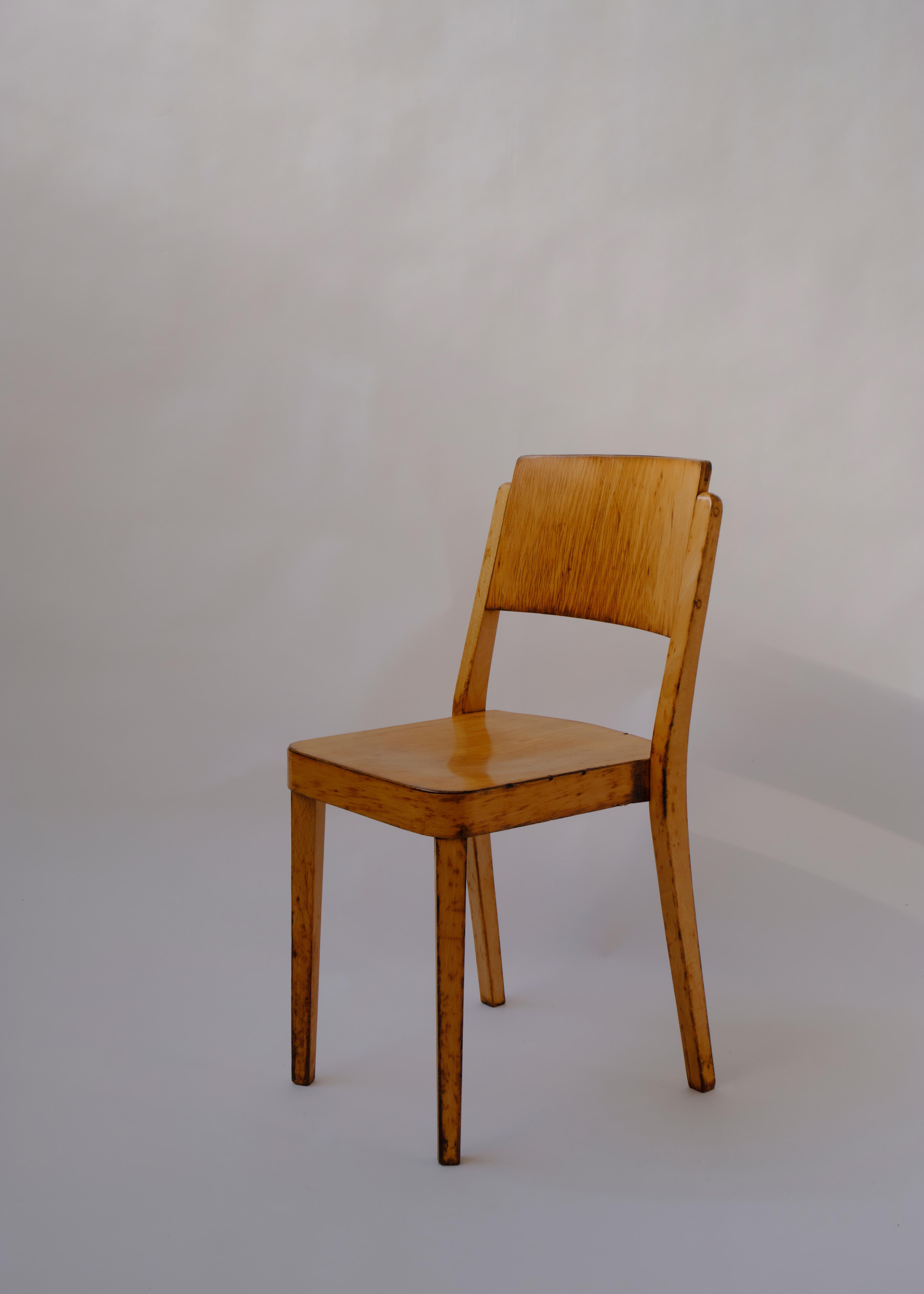 Austrian Pair of Stackable Model A 1250 Montana Chairs, by Thonet, 1930 For Sale
