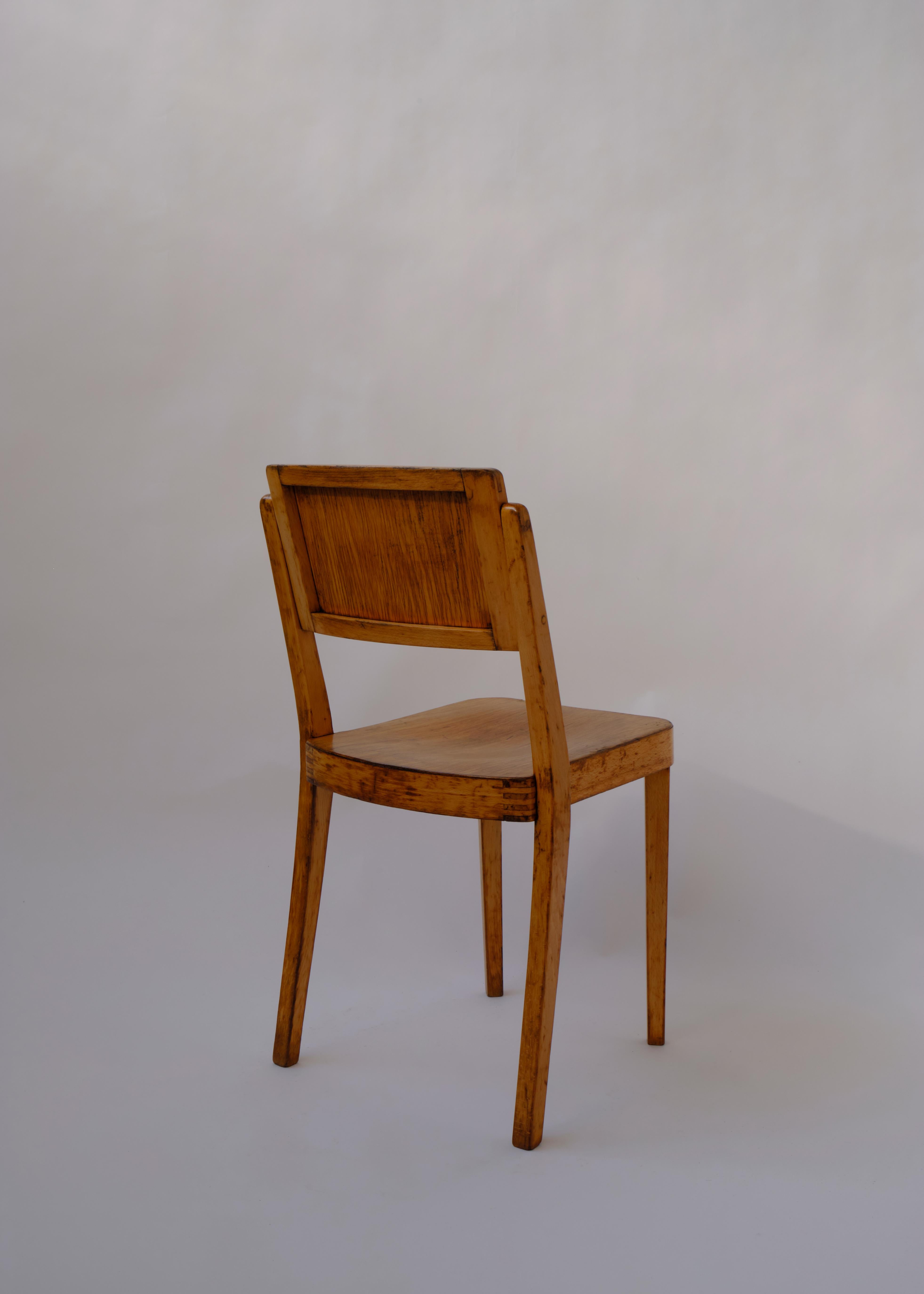 Ein Paar stapelbare Montana-Stühle, Modell A 1250, von Thonet, 1930 (Birke) im Angebot