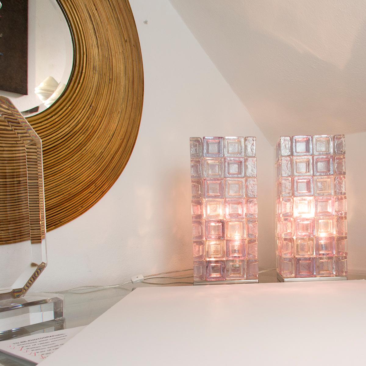 Mid-Century Modern Pair of Stacked Clear and Lavender Glass Cube Table Lamps with Chrome Detail For Sale
