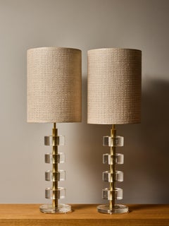 Paar gestapelte Tischlampen aus massivem Glas mit Säulen aus poliertem Messing