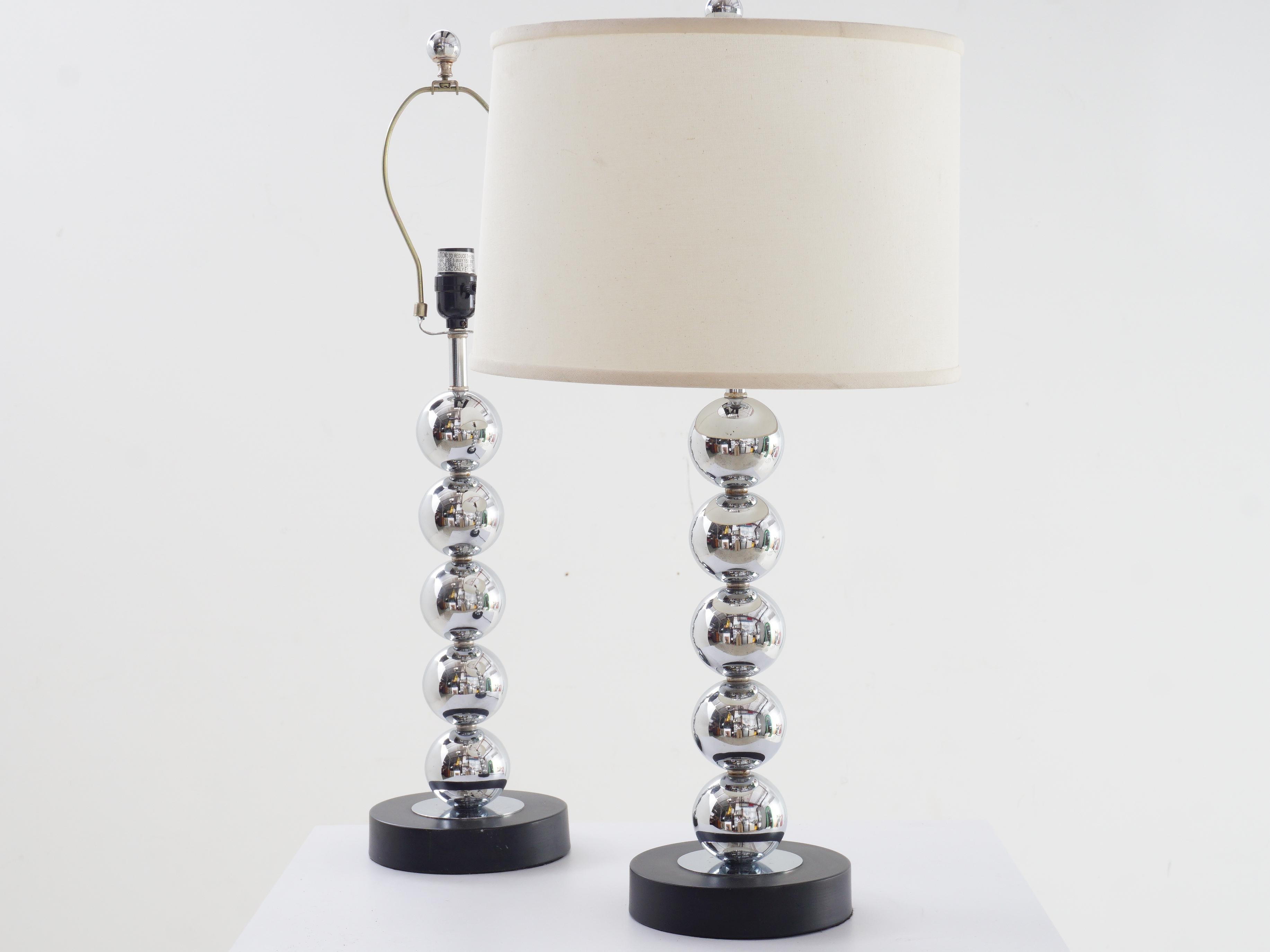 Pair of Stacked Sphere Lamps, 1970s In Good Condition For Sale In Philadelphia, PA