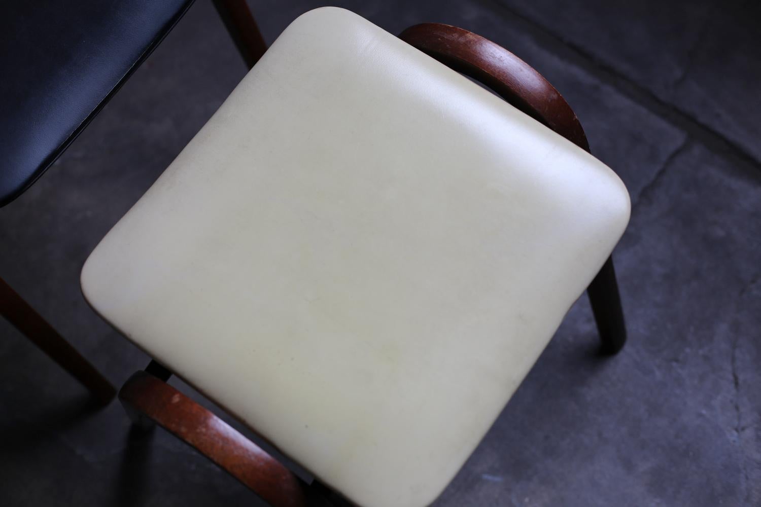 Paire de chaises empilables d'Isamu Kenmochi pour Akita Mokko en vente 8