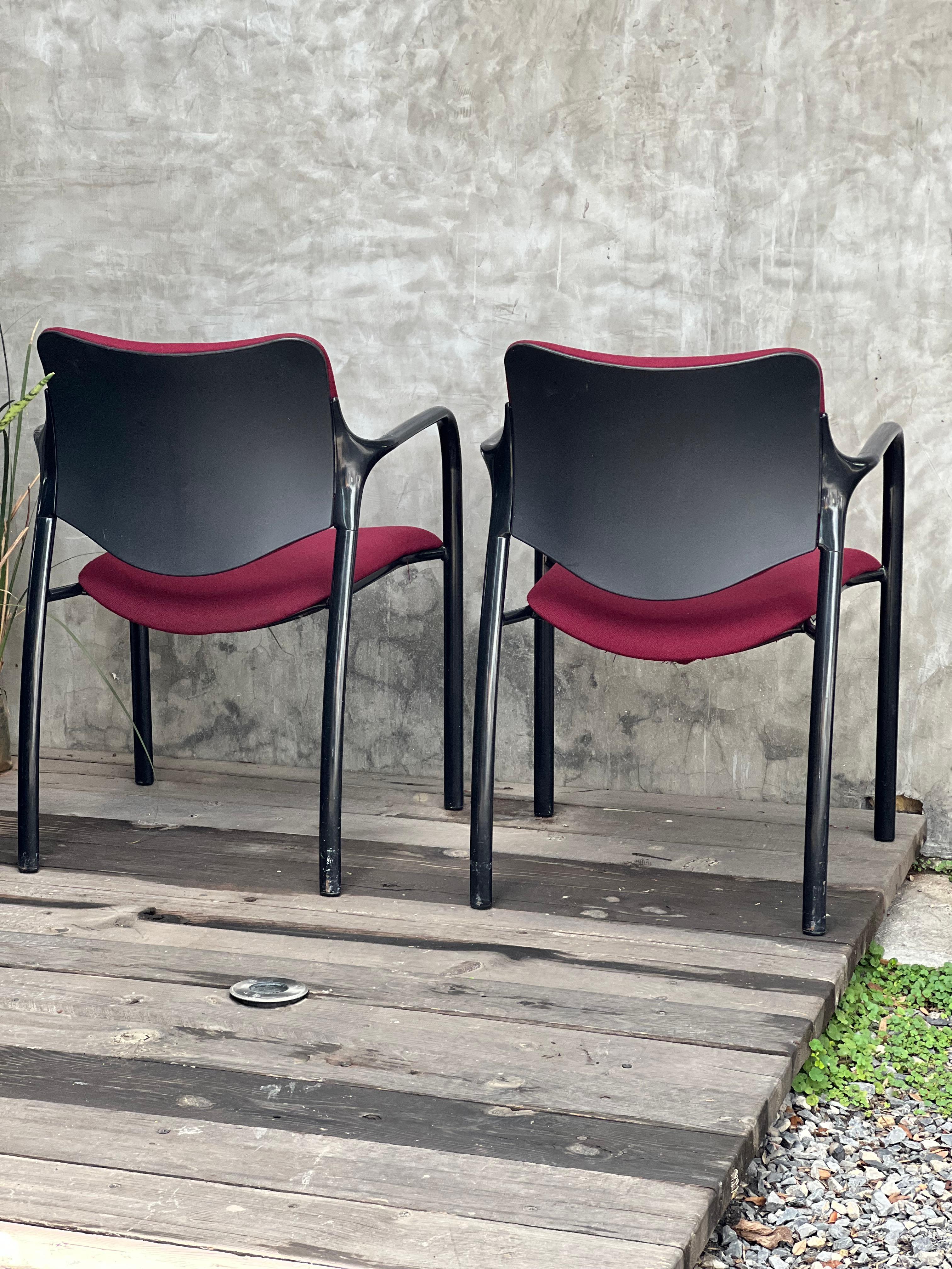 Stapelstühle von Mark Goetz für Herman Miller, Paar im Zustand „Relativ gut“ im Angebot in San Pedro Garza Garcia, Nuevo Leon