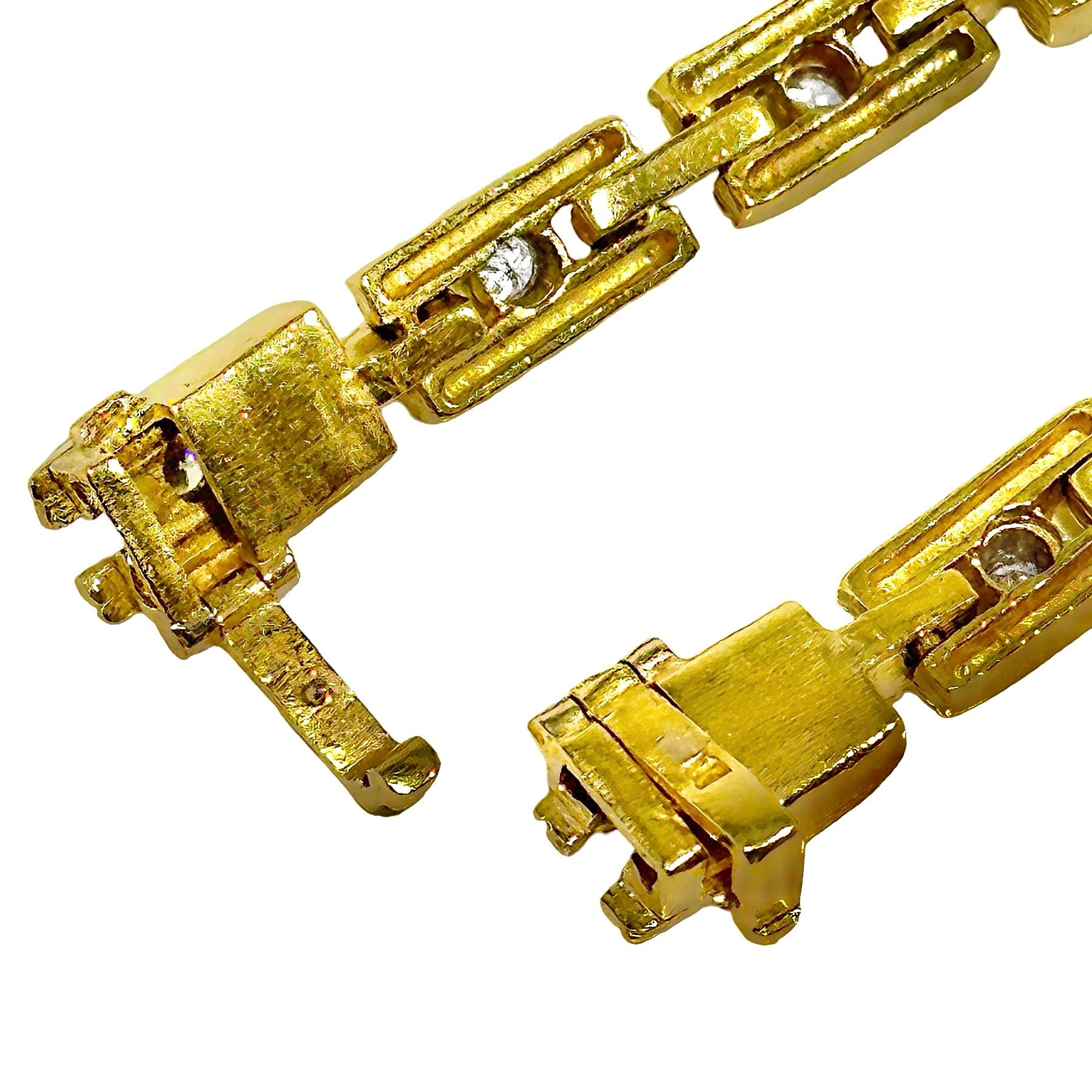 Paire de bracelets à maillons empilables de style designer en or jaune 18 carats et diamants Bon état - En vente à Palm Beach, FL