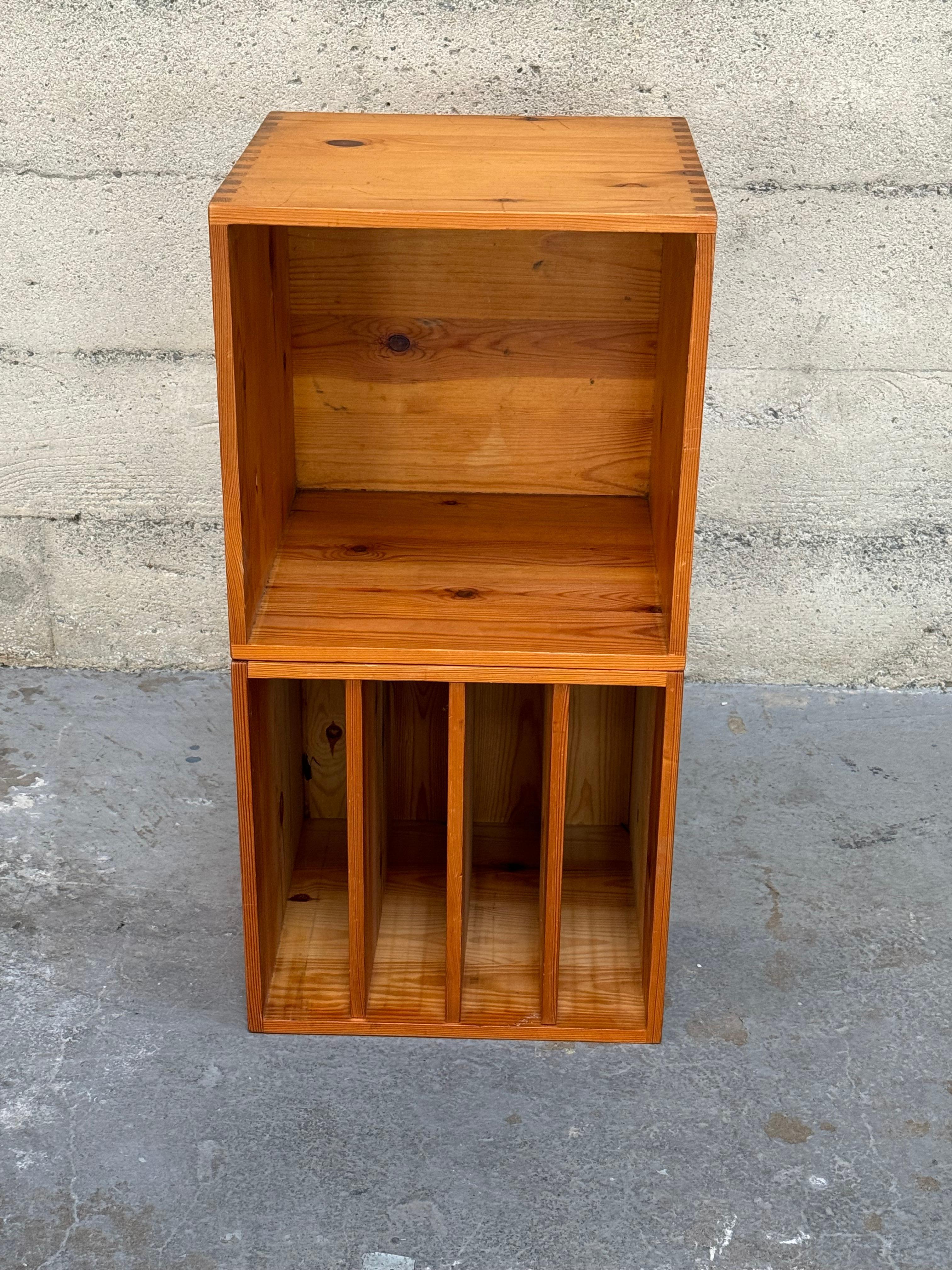 1950s -1960s Dutch storage cubes purchased in the Netherlands on a recent buying trip, finger joinery and constructed of oak, they can be stacked or used as a side table on its own. Nice patina to the oak, one is a open cube and the other has slots,