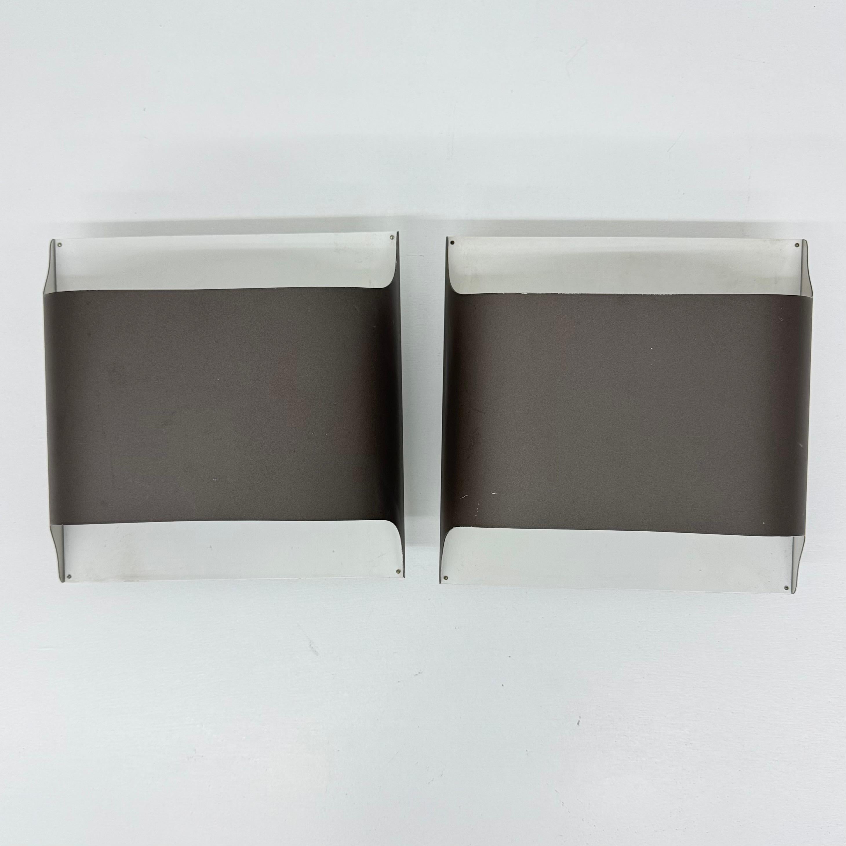 Pareja de apliques Staff Leuchten de aluminio lacado de Rolf Krüger & Dieter Alemán en venta