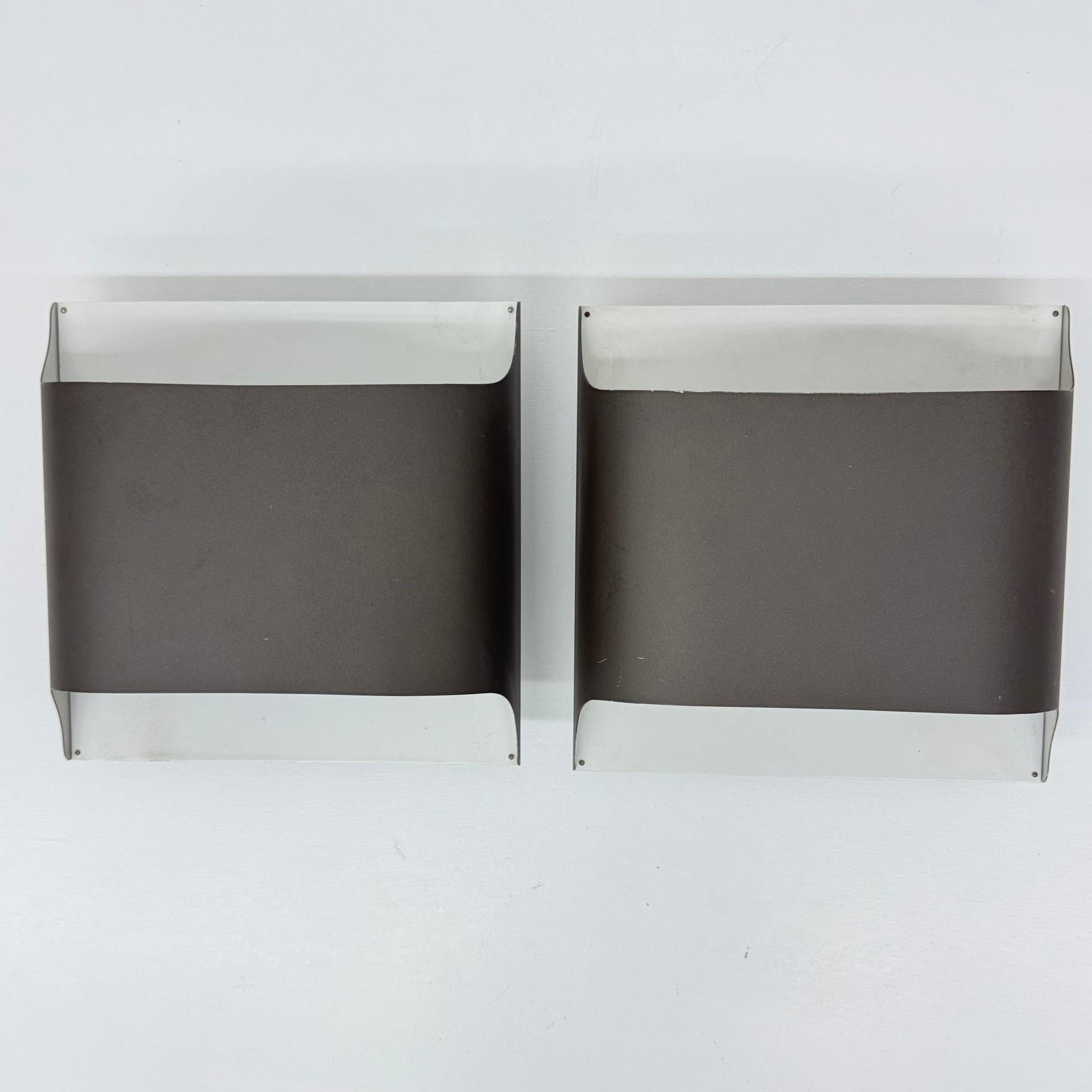 Pareja de apliques Staff Leuchten de aluminio lacado de Rolf Krüger & Dieter Metal en venta