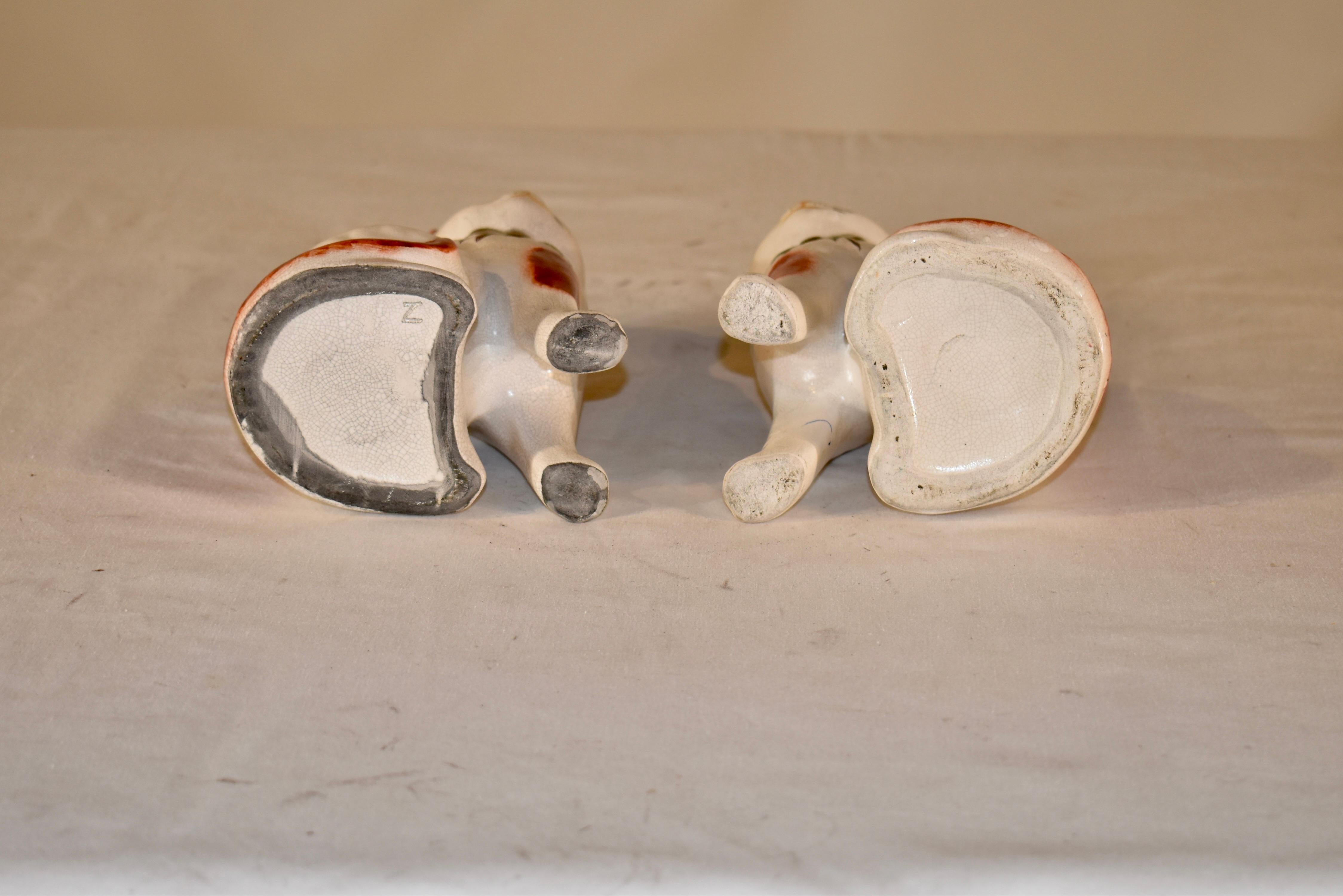 Pareja de figuras de Staffordshire, circa 1970 en venta 3