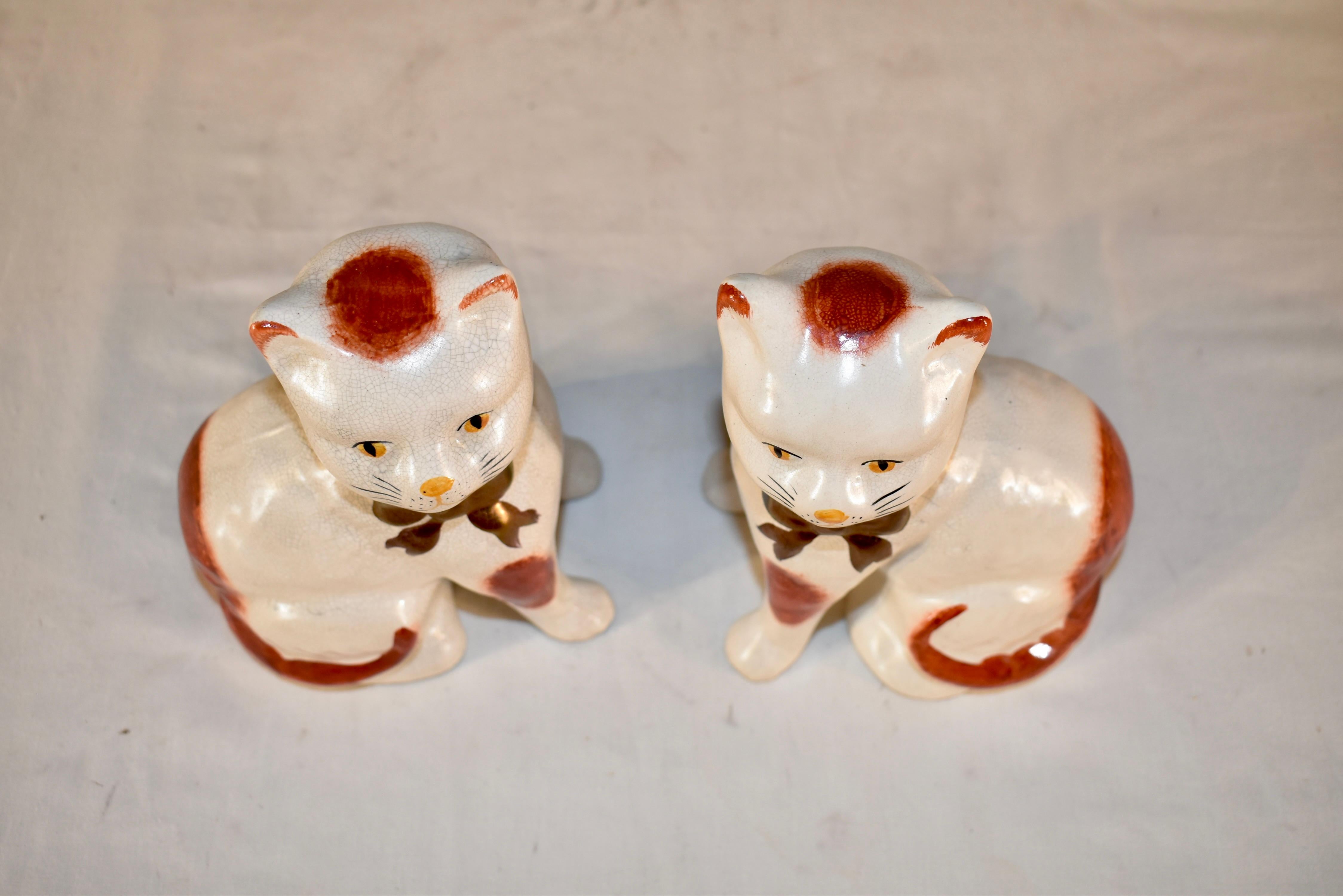 Pareja de figuras de Staffordshire, circa 1970 en venta 4