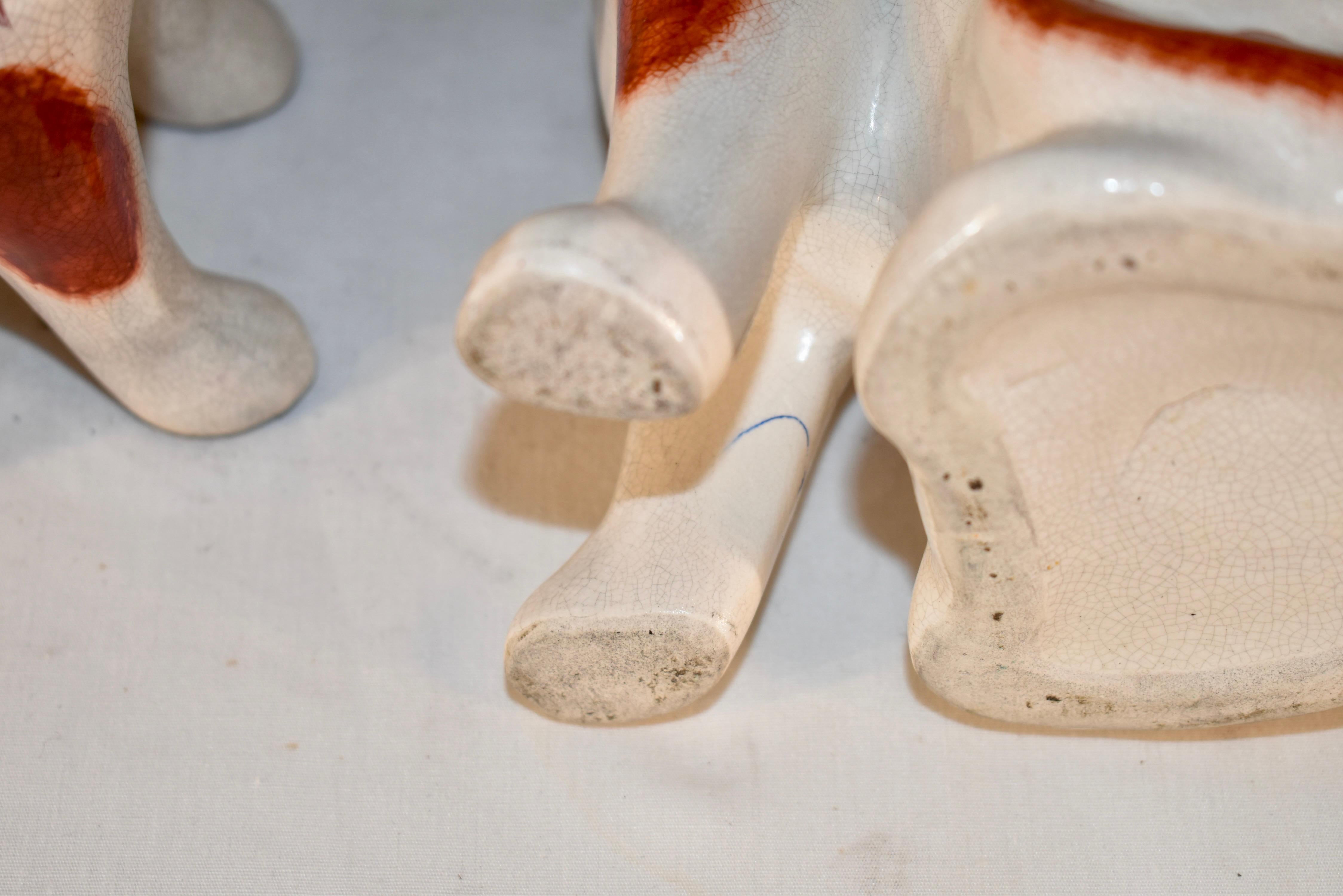 Pareja de figuras de Staffordshire, circa 1970 en venta 5