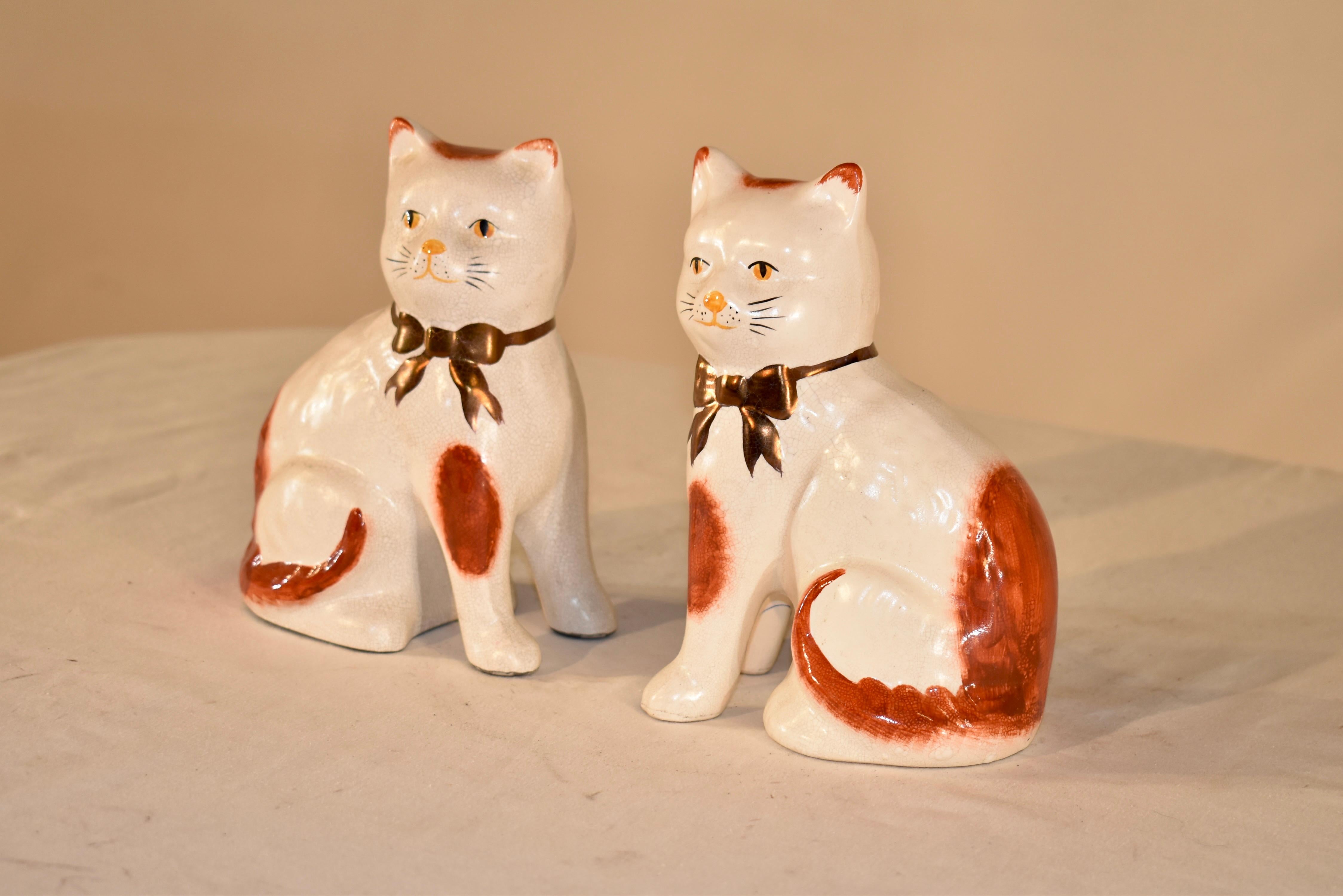 Pareja de figuras de Staffordshire, circa 1970 Pintado a mano en venta