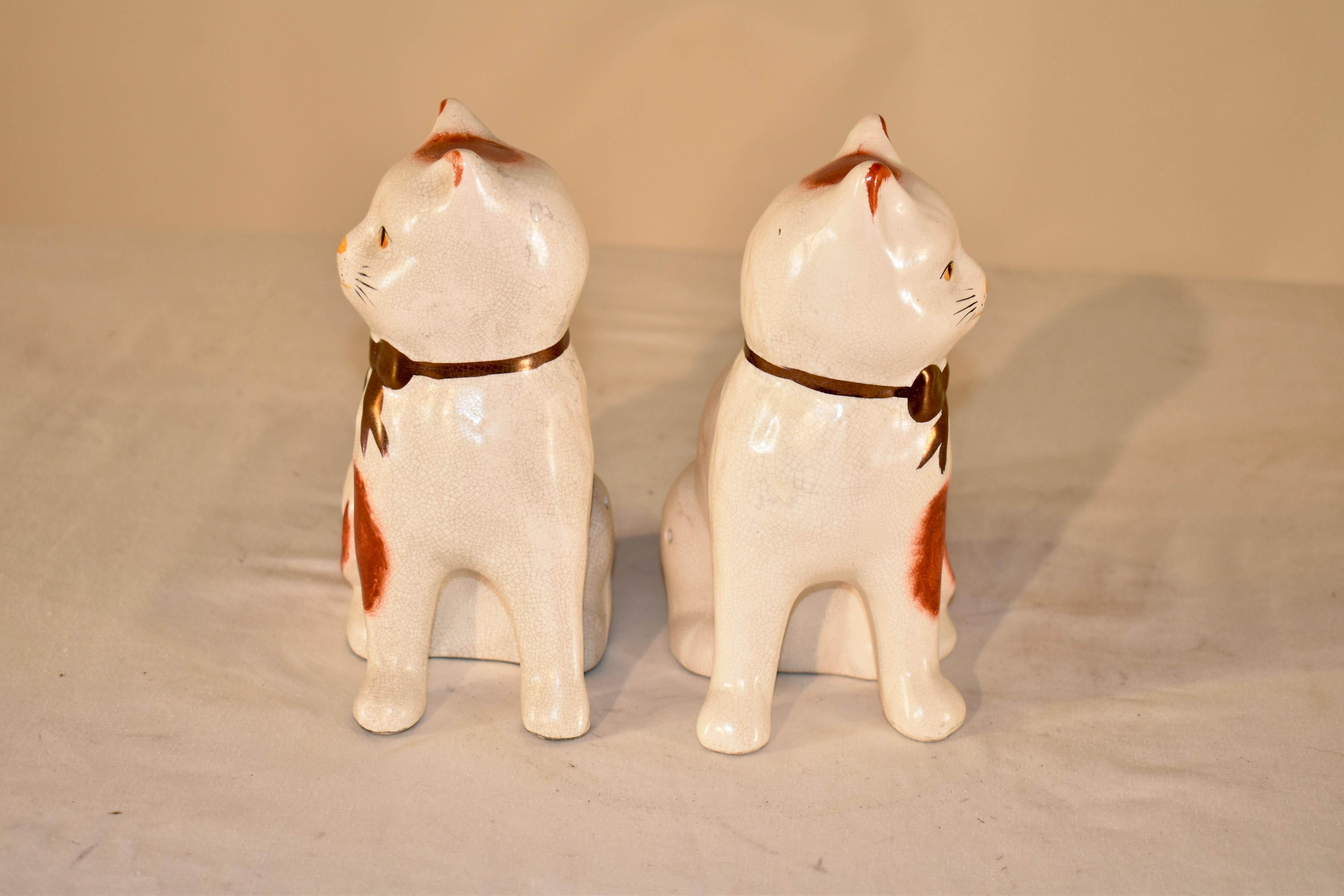 Pareja de figuras de Staffordshire, circa 1970 finales del siglo XX en venta