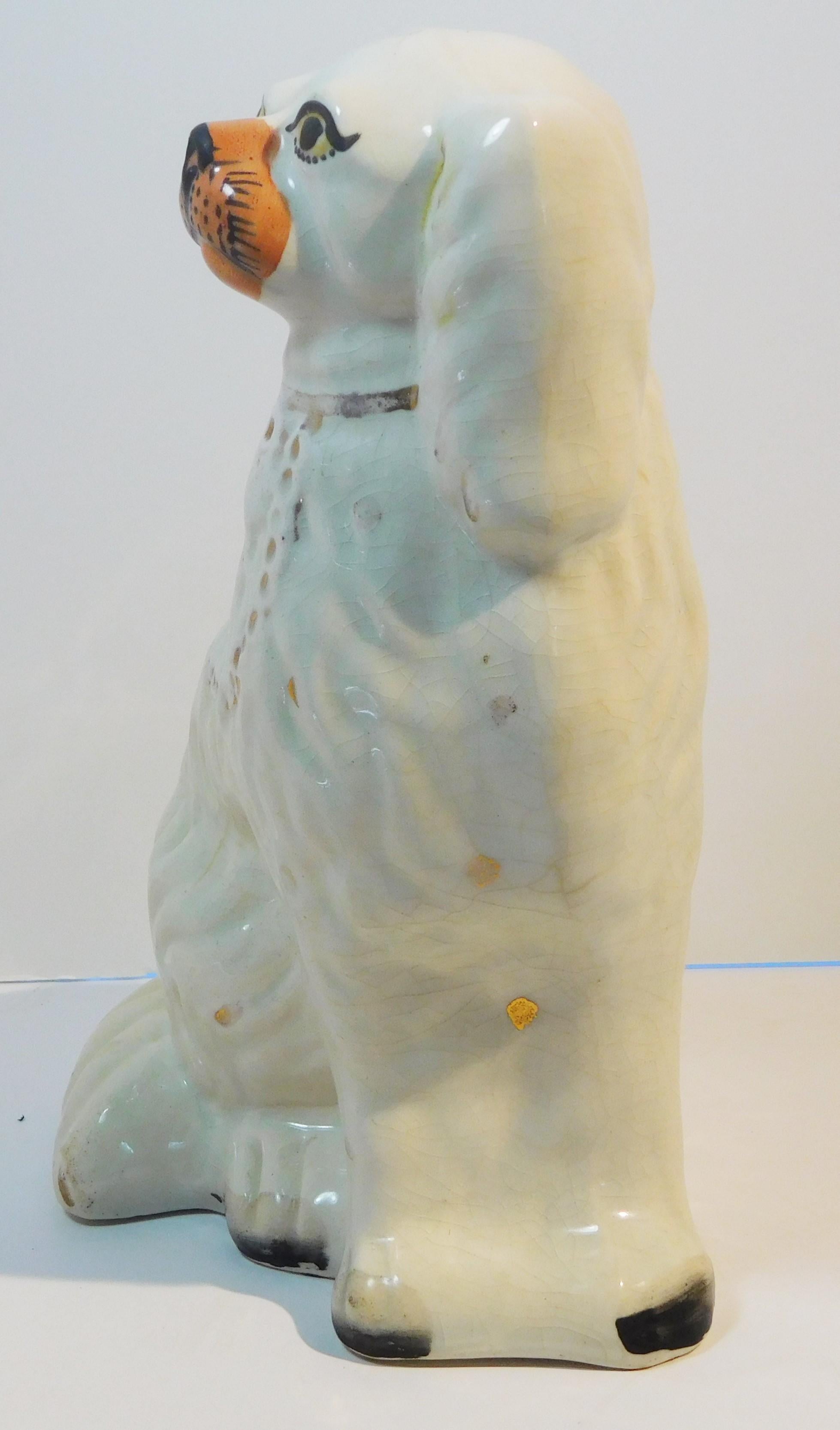 Pair of Staffordshire Pottery King Charles Spaniels, circa 1860 In Good Condition For Sale In Quechee, VT