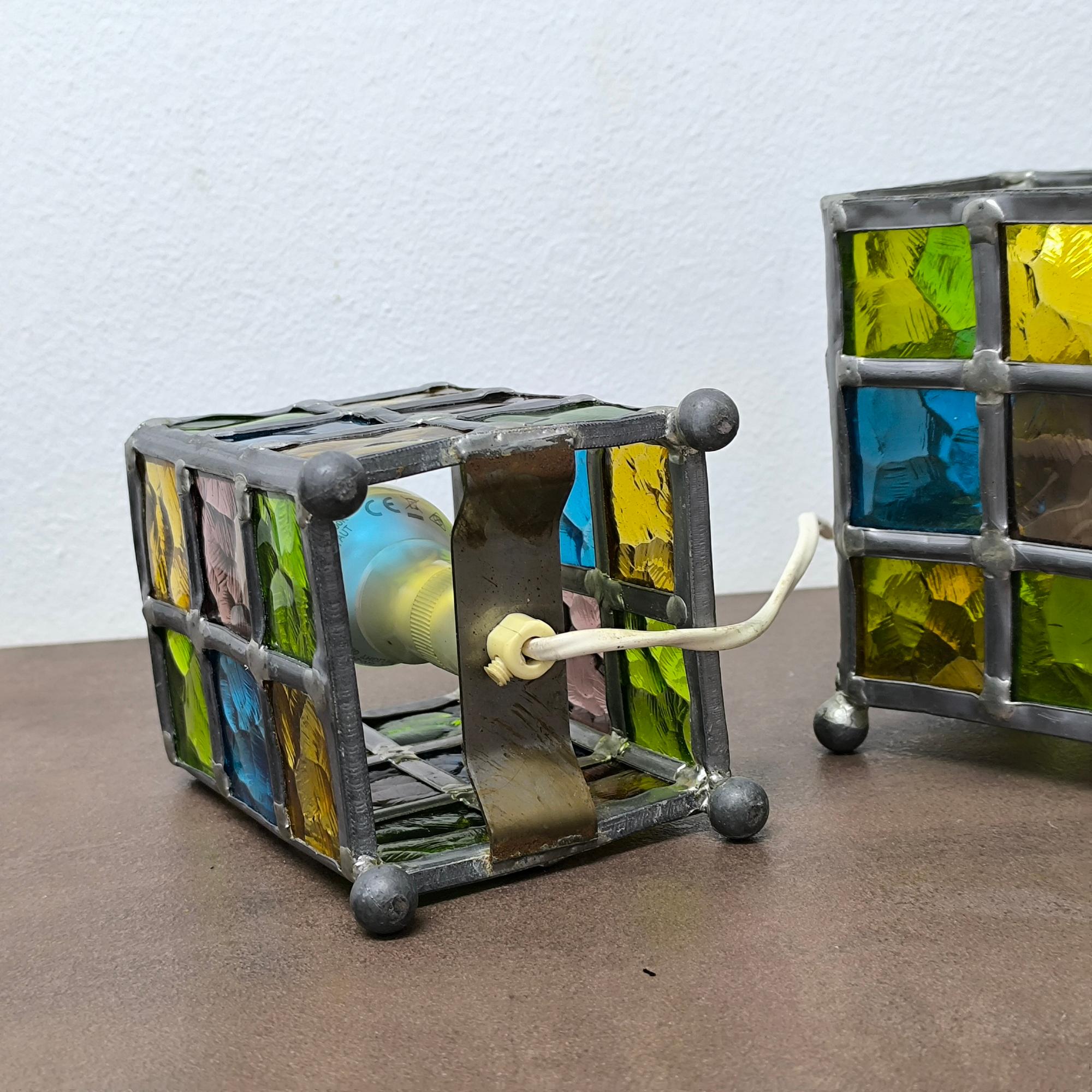 Pair of Stained Glass Lamps in Quadrangular Prism Form, Midcentury Modern For Sale 7