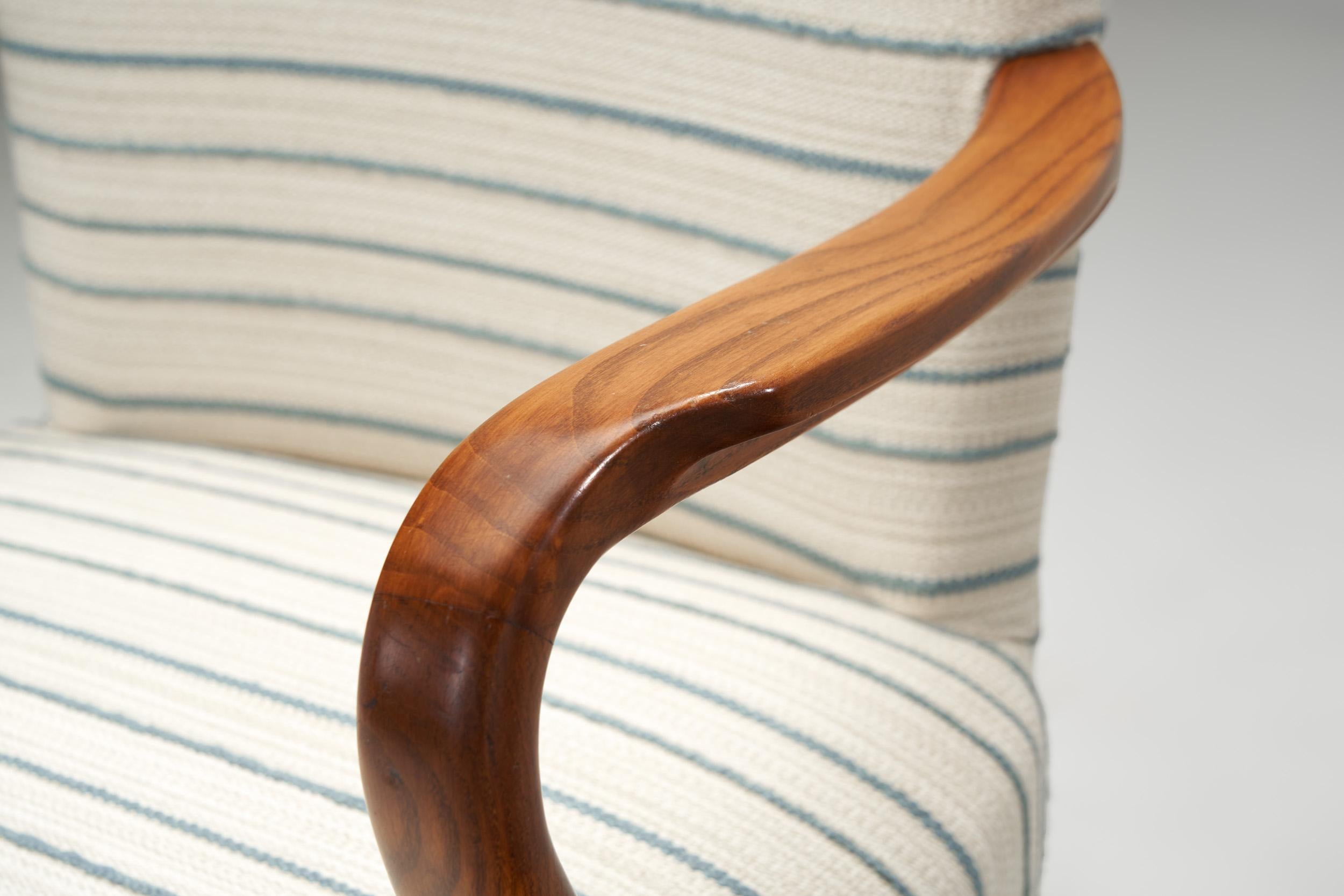 Coppia di poltrone in Oak macchiato, Europa, 1940 ca. in vendita 7