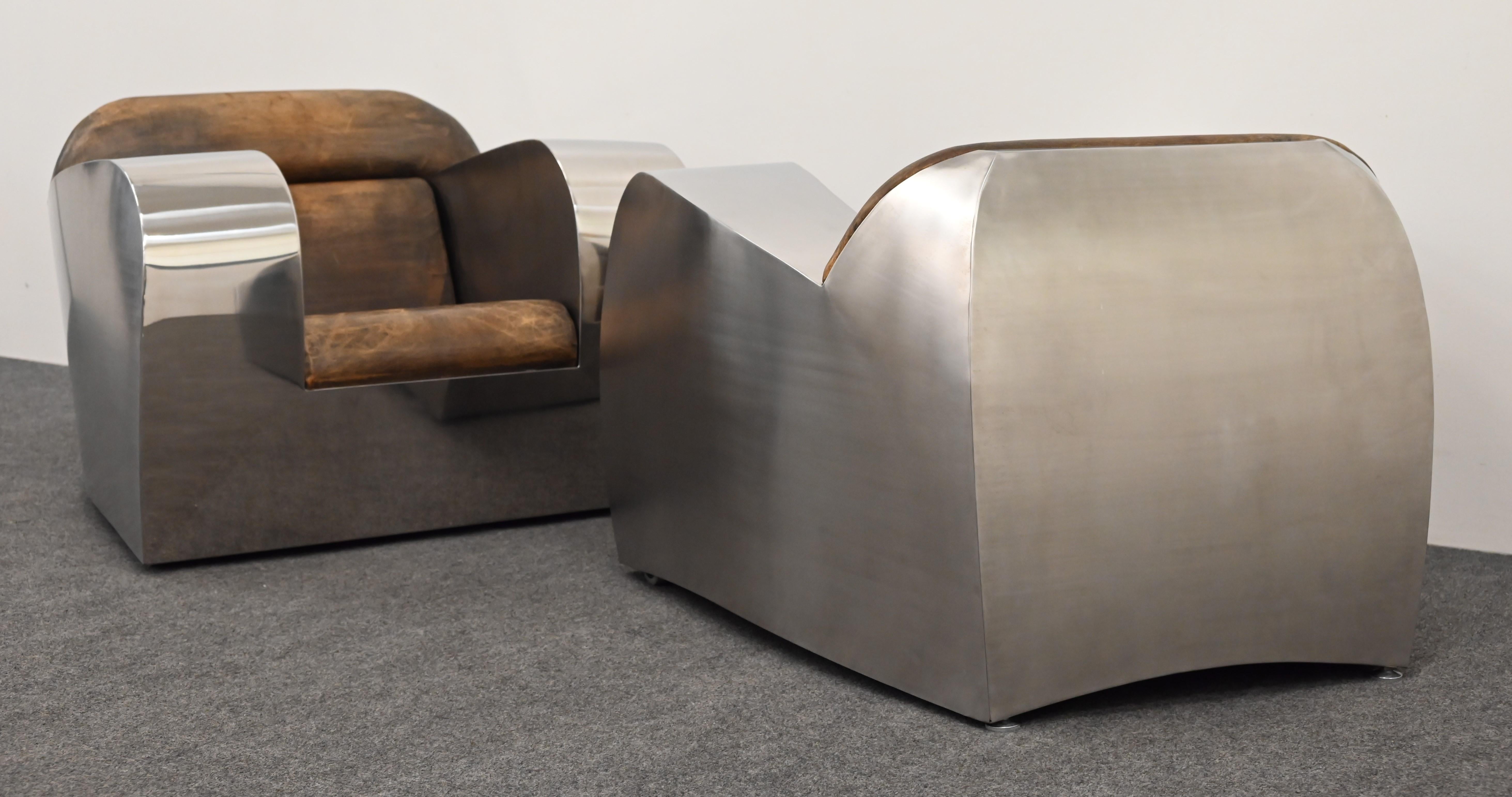 Moderne Paire de fauteuils club en acier inoxydable de Jonathan Singleton, 20ème siècle en vente