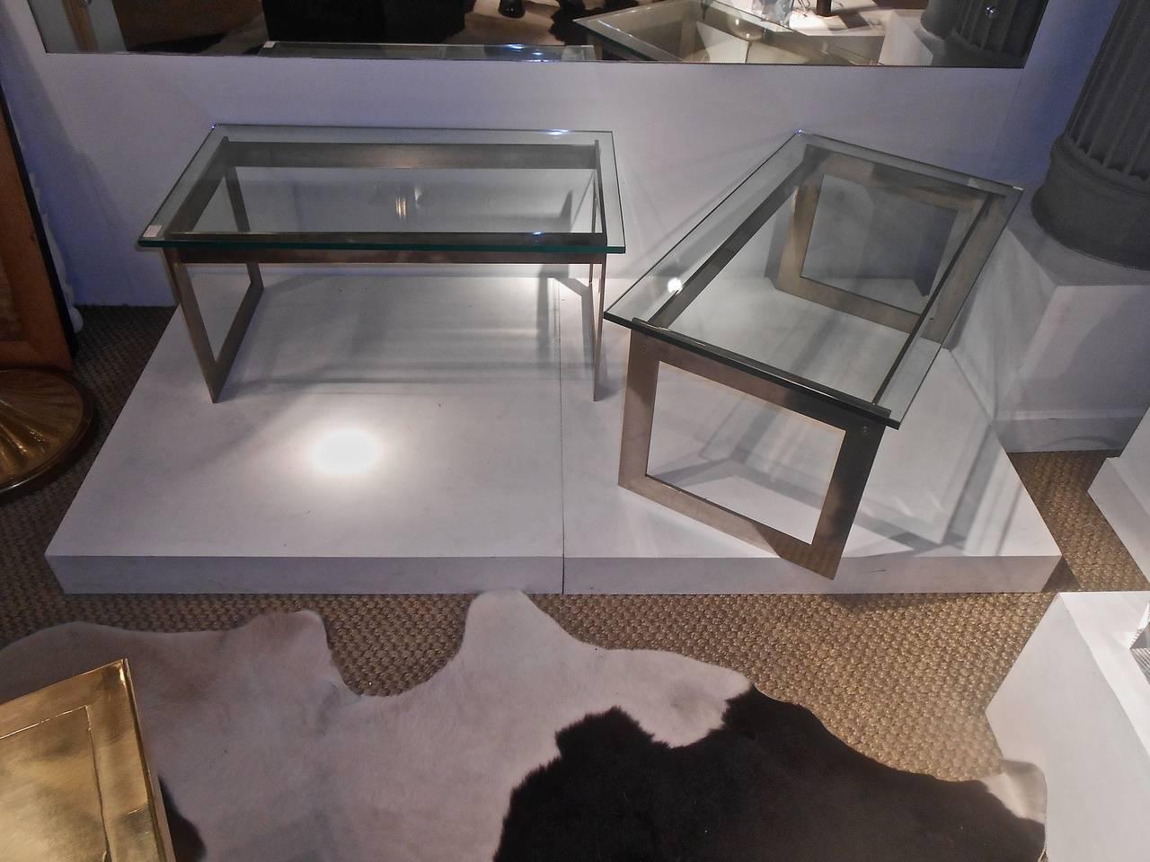 Fin du 20e siècle Paire de tables d'appoint en acier inoxydable pour Ramsay Boutique en vente