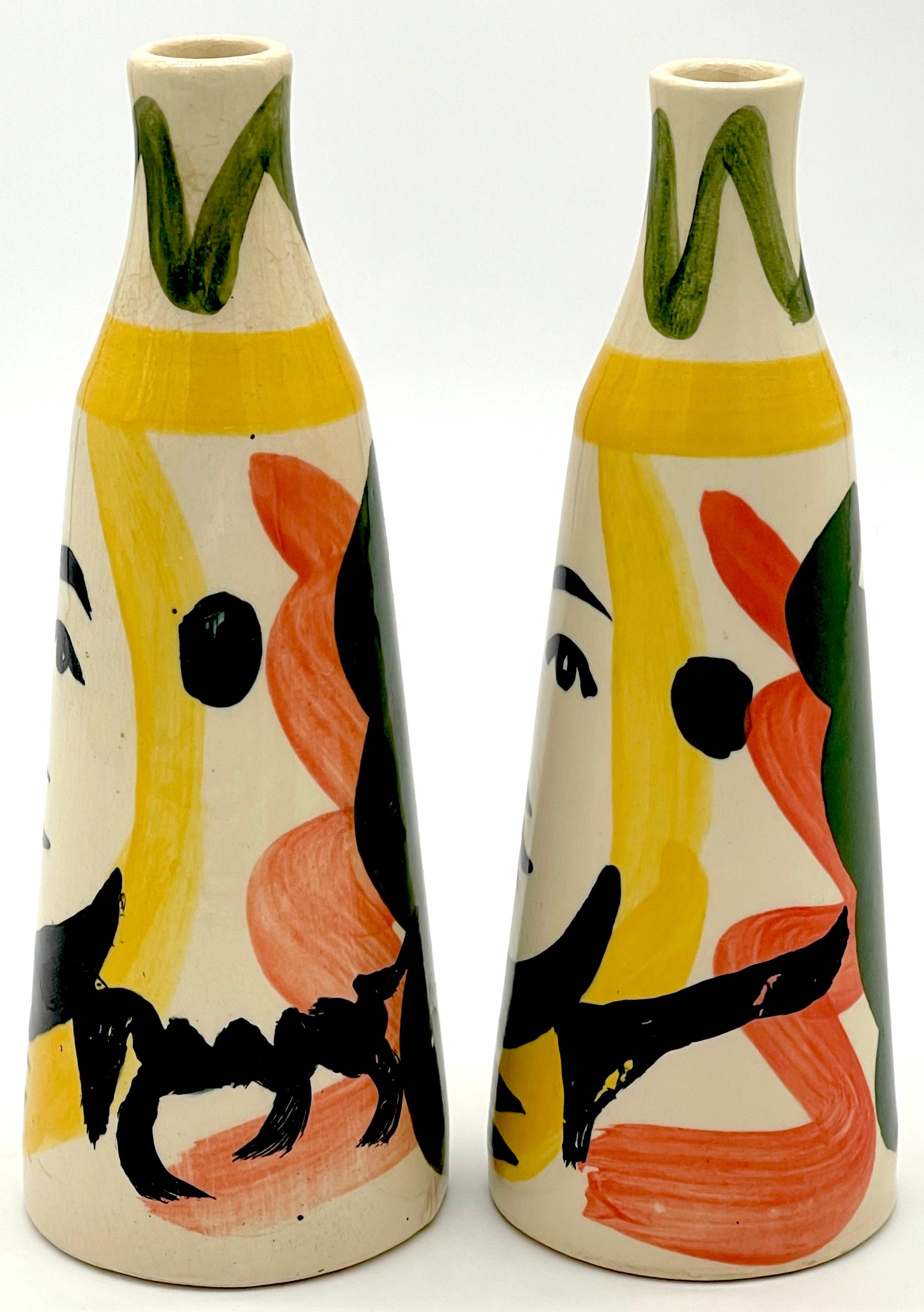 Paar gestempelte Padilla Picasso-Keramik-Vasen mit konischem Gesicht (Handbemalt) im Angebot