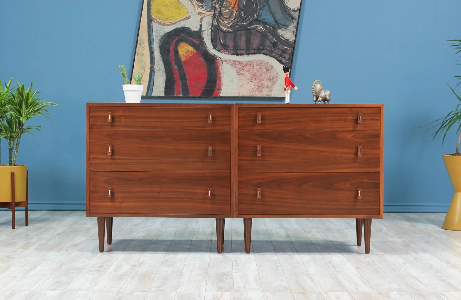 Mid-Century Modern Pair of Stanley Young Chest's for Glenn of California