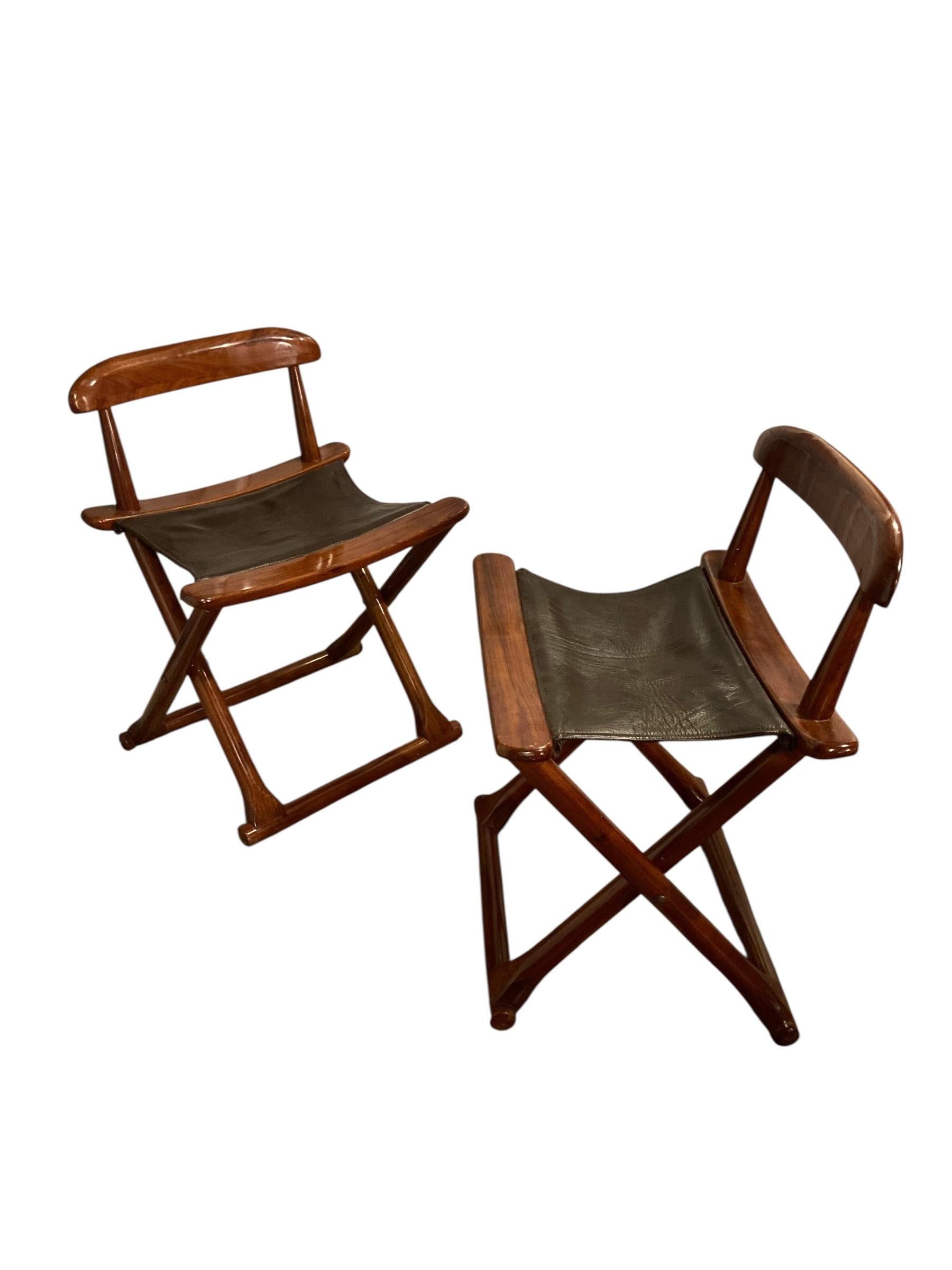 Paar Starbay Bermudes Folding Rosewood Yacht Stühle (20. Jahrhundert) im Angebot