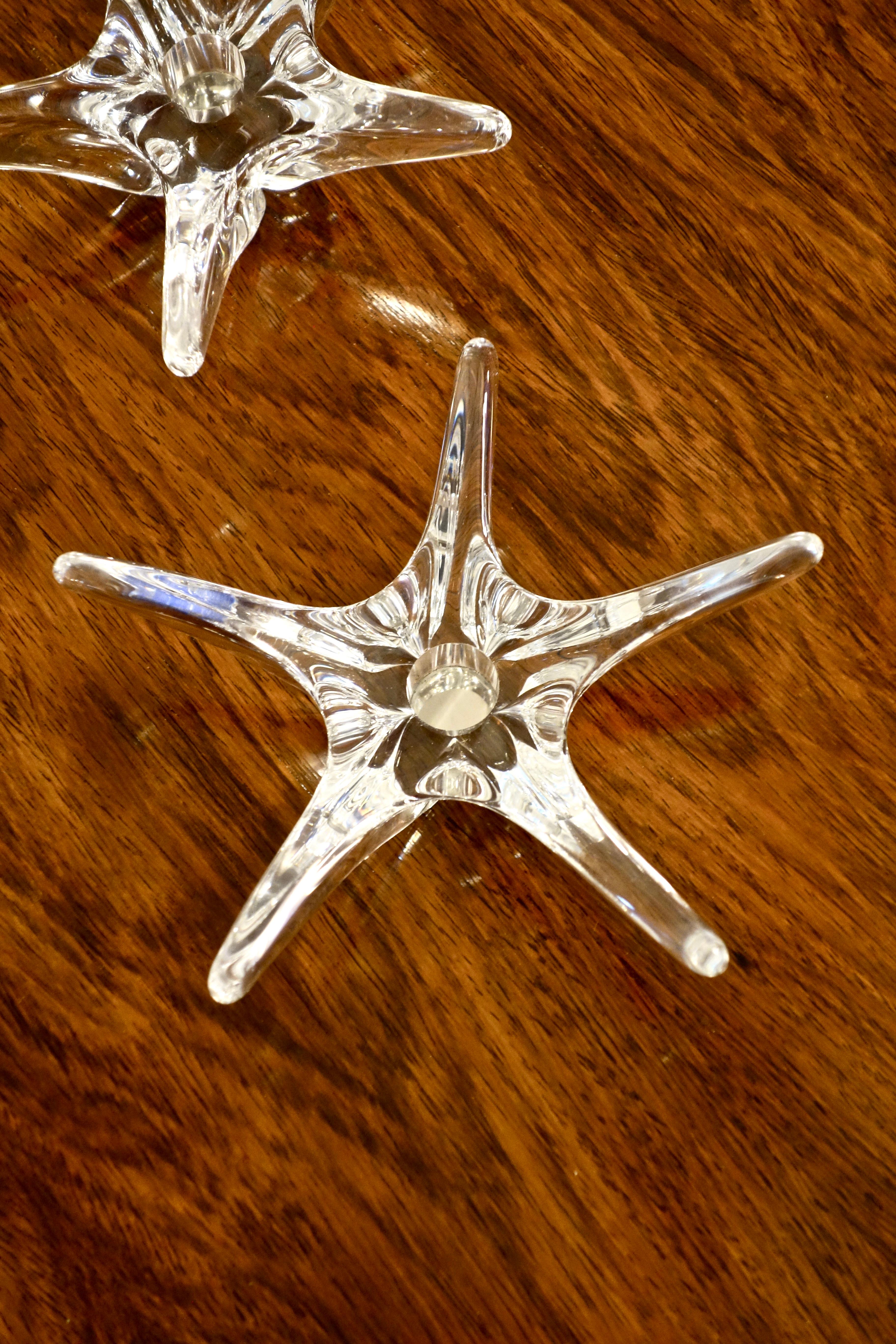 Pair of Starfish Crystal Candlesticks signed Daum, France 1950's In Good Condition In VILLEURBANNE, FR