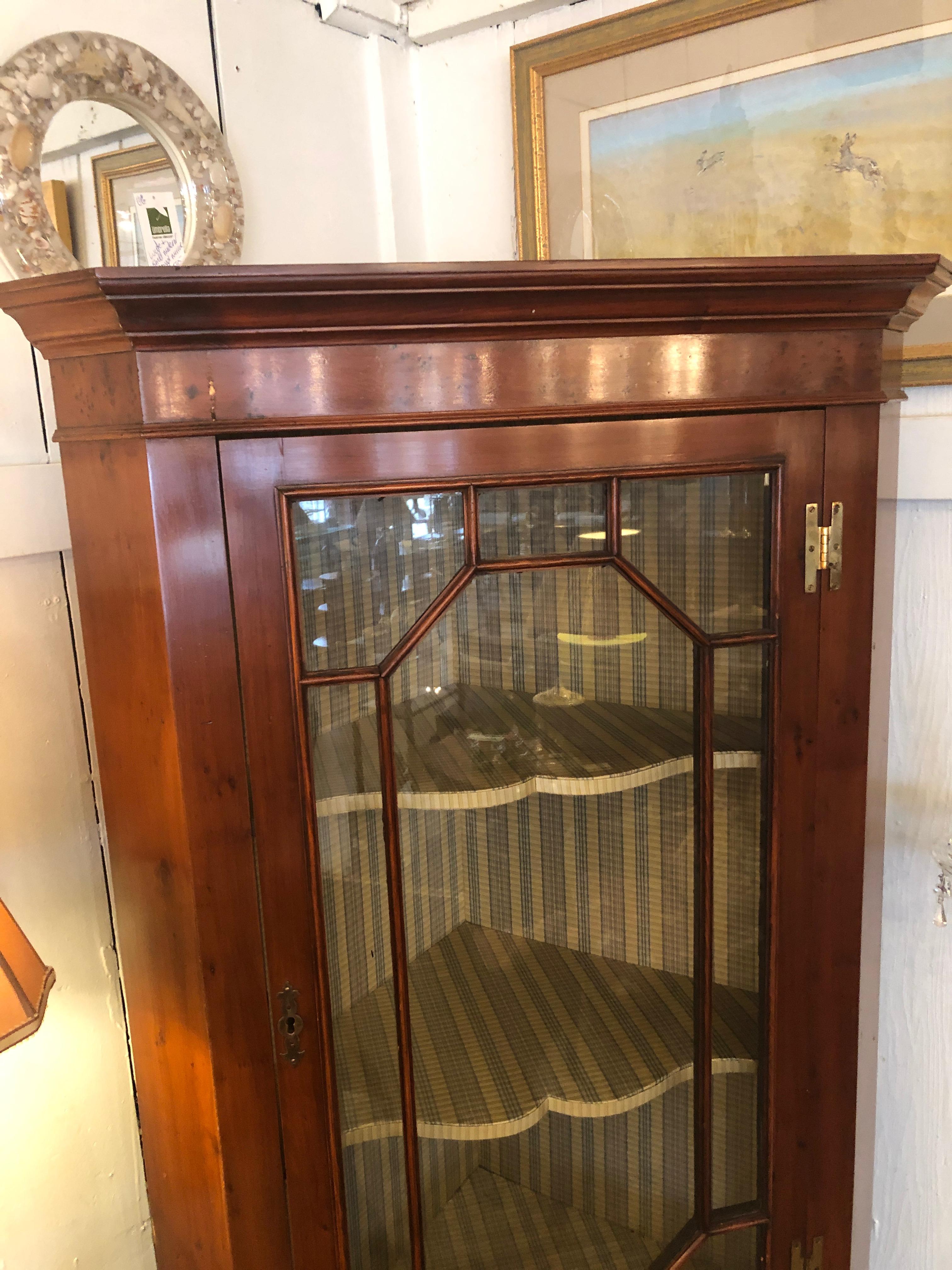 Pair of Stately Chippendale Style Mahogany and Glass Doored Corner Cabinets 2