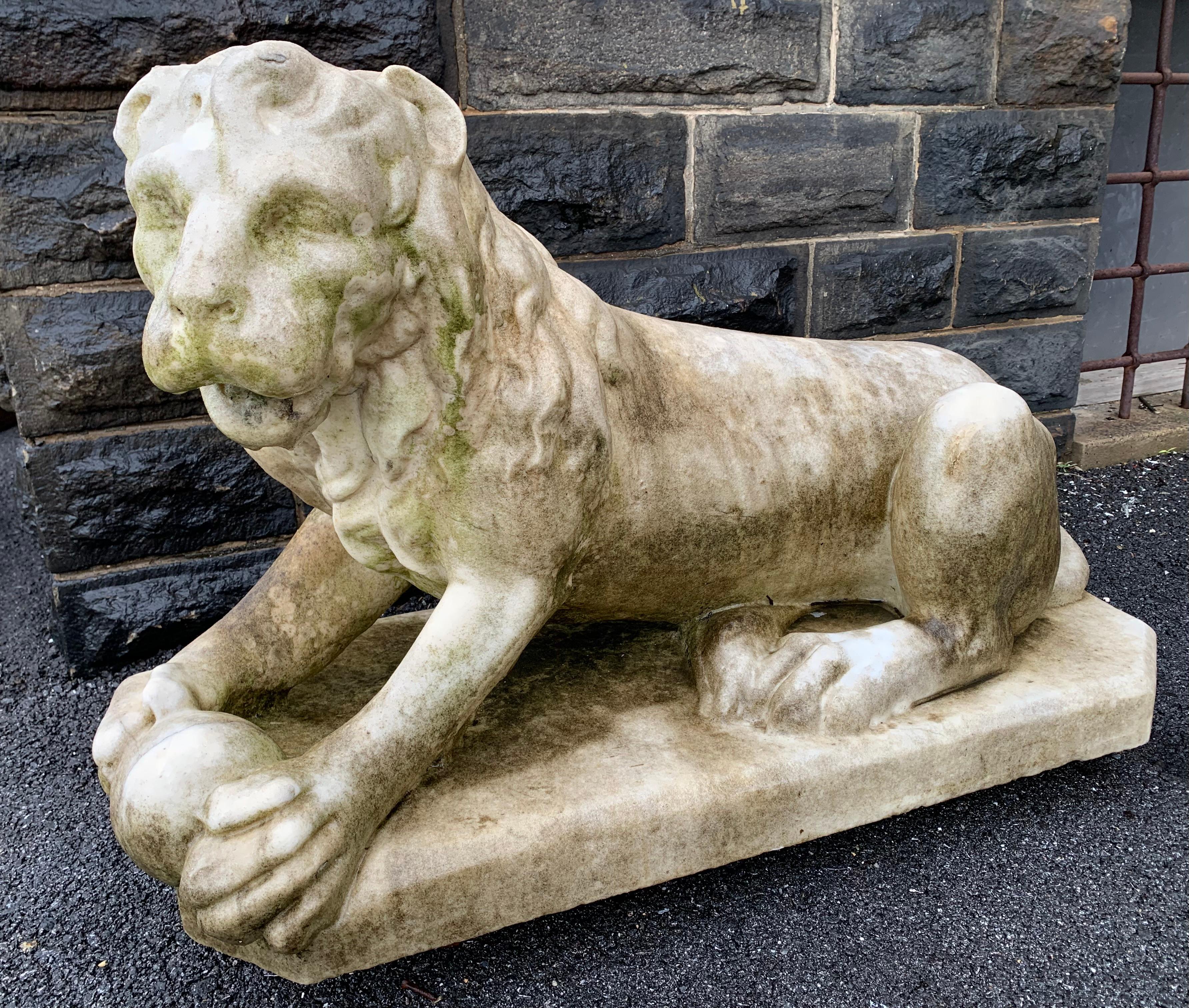 Pareja de Leones Estatuarios de Mármol en Bueno estado para la venta en Baltimore, MD